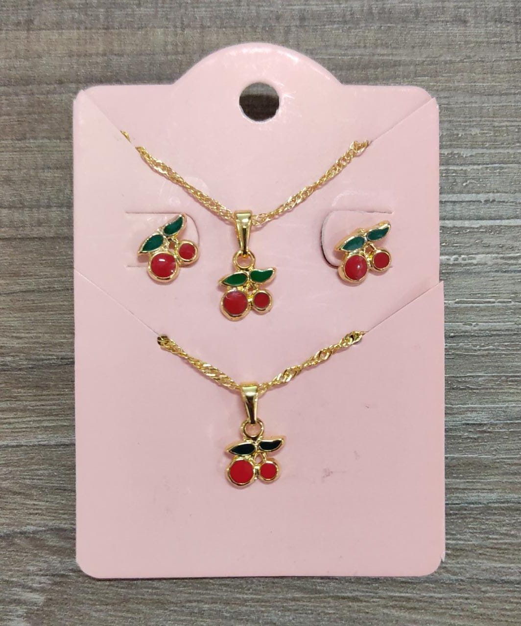 Conjunto Colar Brinco e Pulseira Infantil Cereja