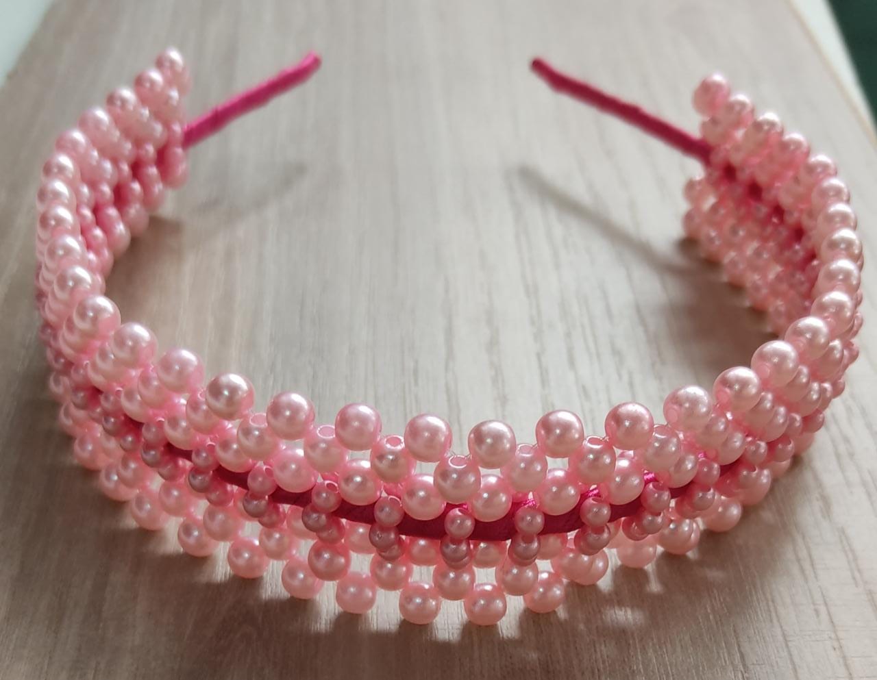 Tiara Infantil de Pérolas Rosa e Pink Larga Luxo