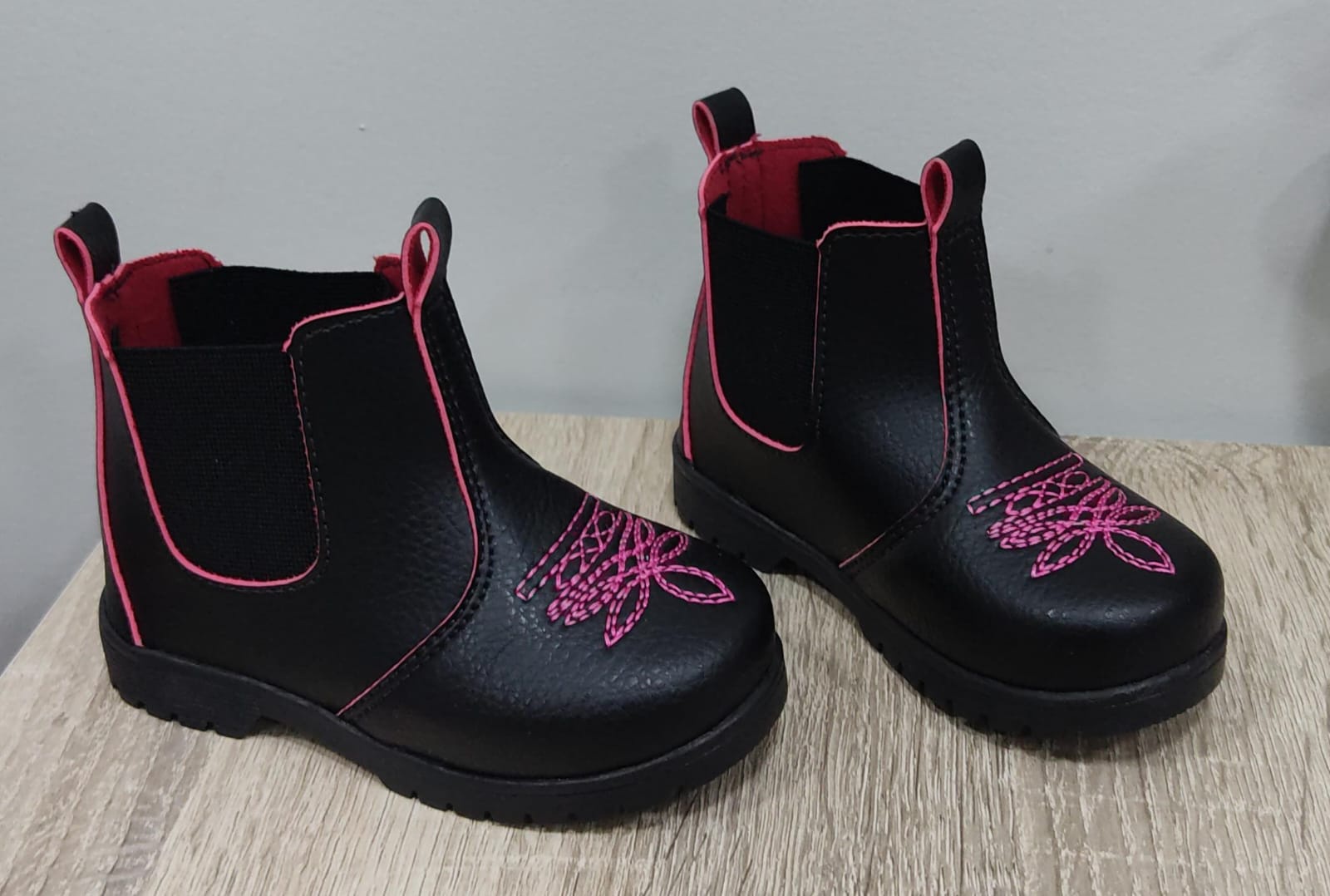 Botinha Infantil Jequinha Junina Caipira Preta Pink Bordada