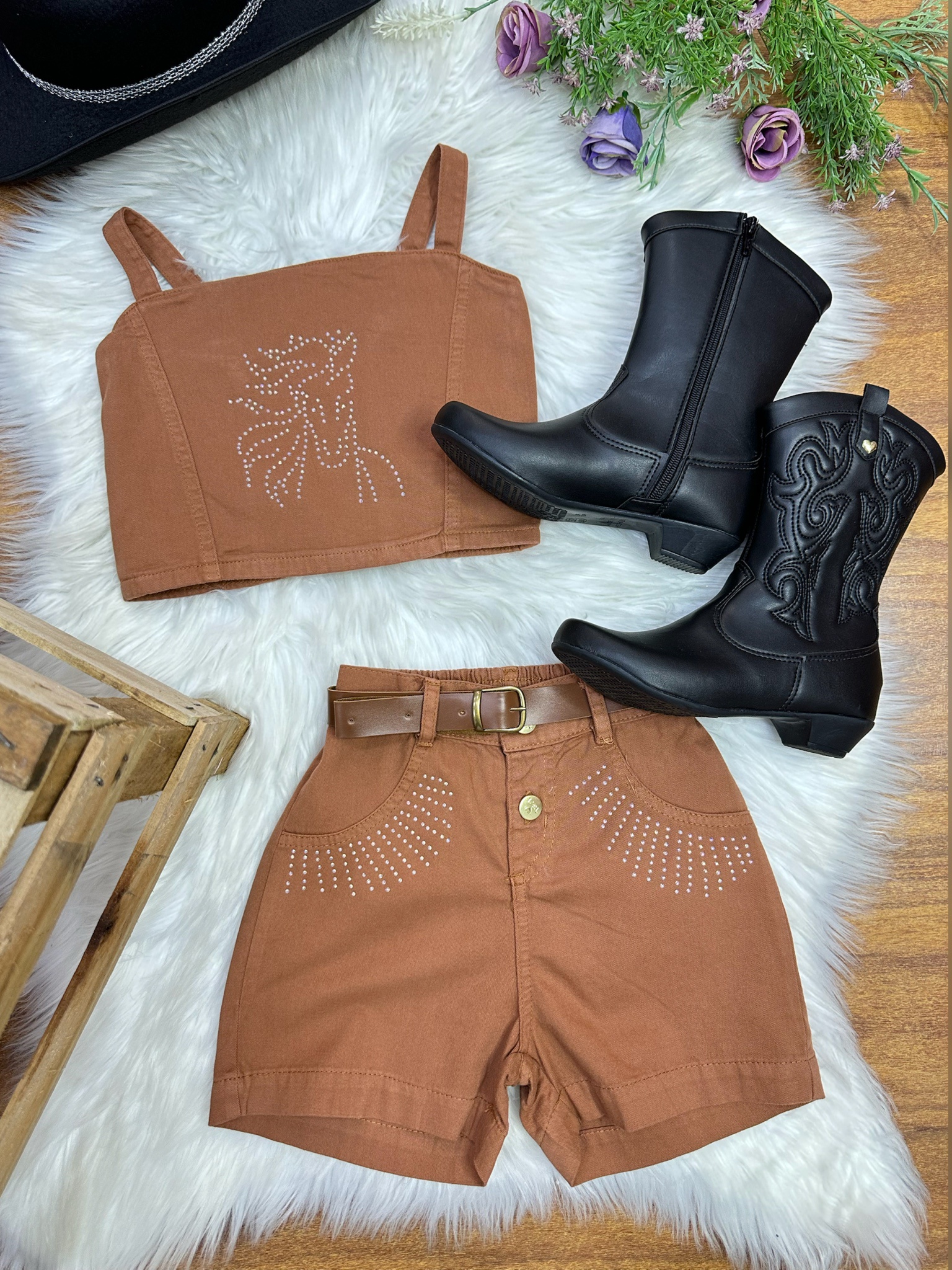 Conjunto Infantil Blusa e Short Sarja Marrom Boiadeira Casual