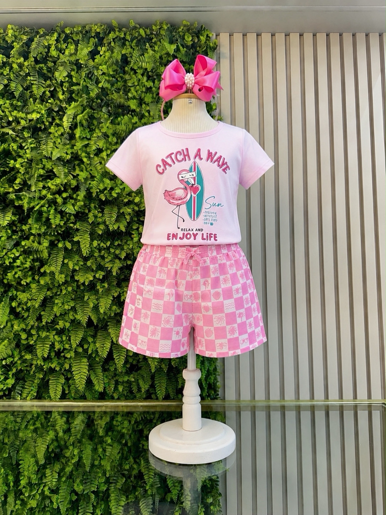 Conjunto Meninas Blusa e Shorts Rosa Com Estampas Coloridas