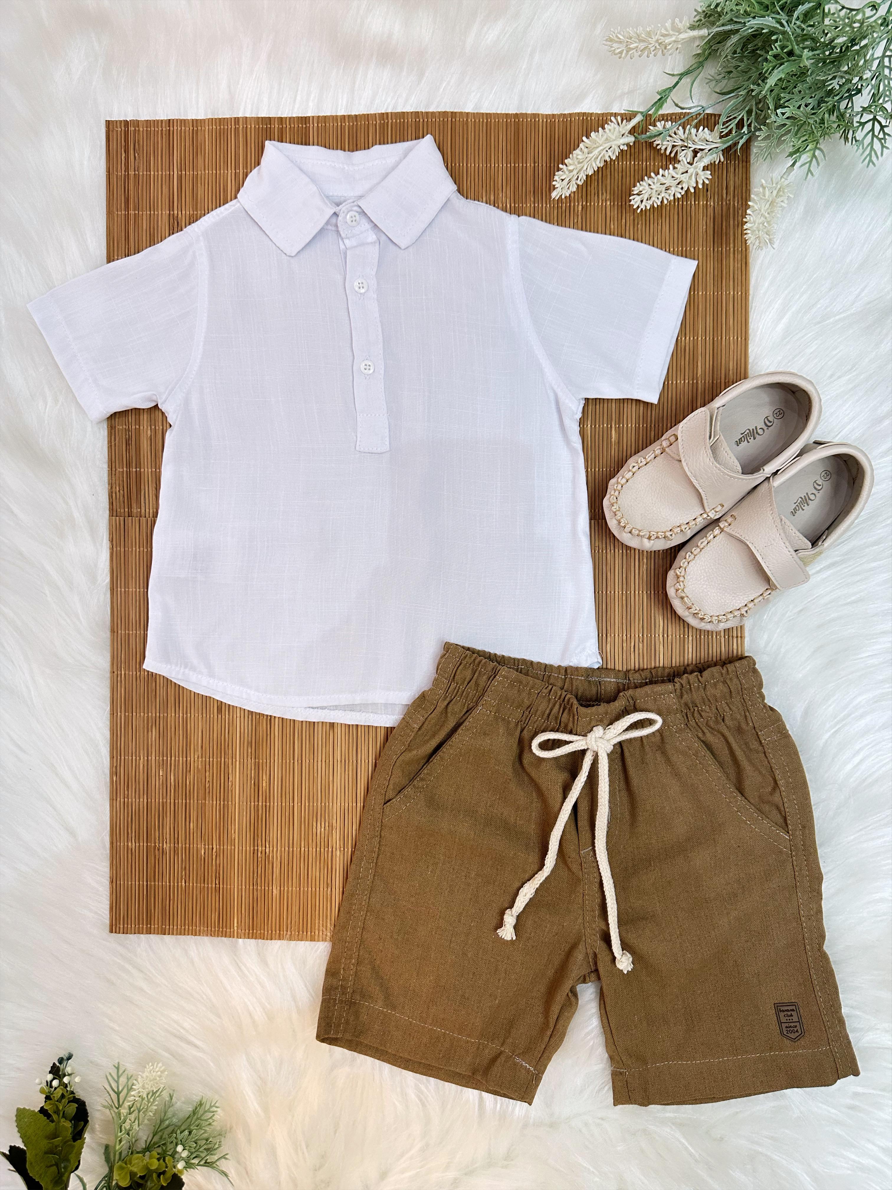 Conjunto Camisa Branco Com Bermuda Caqui de Cordão