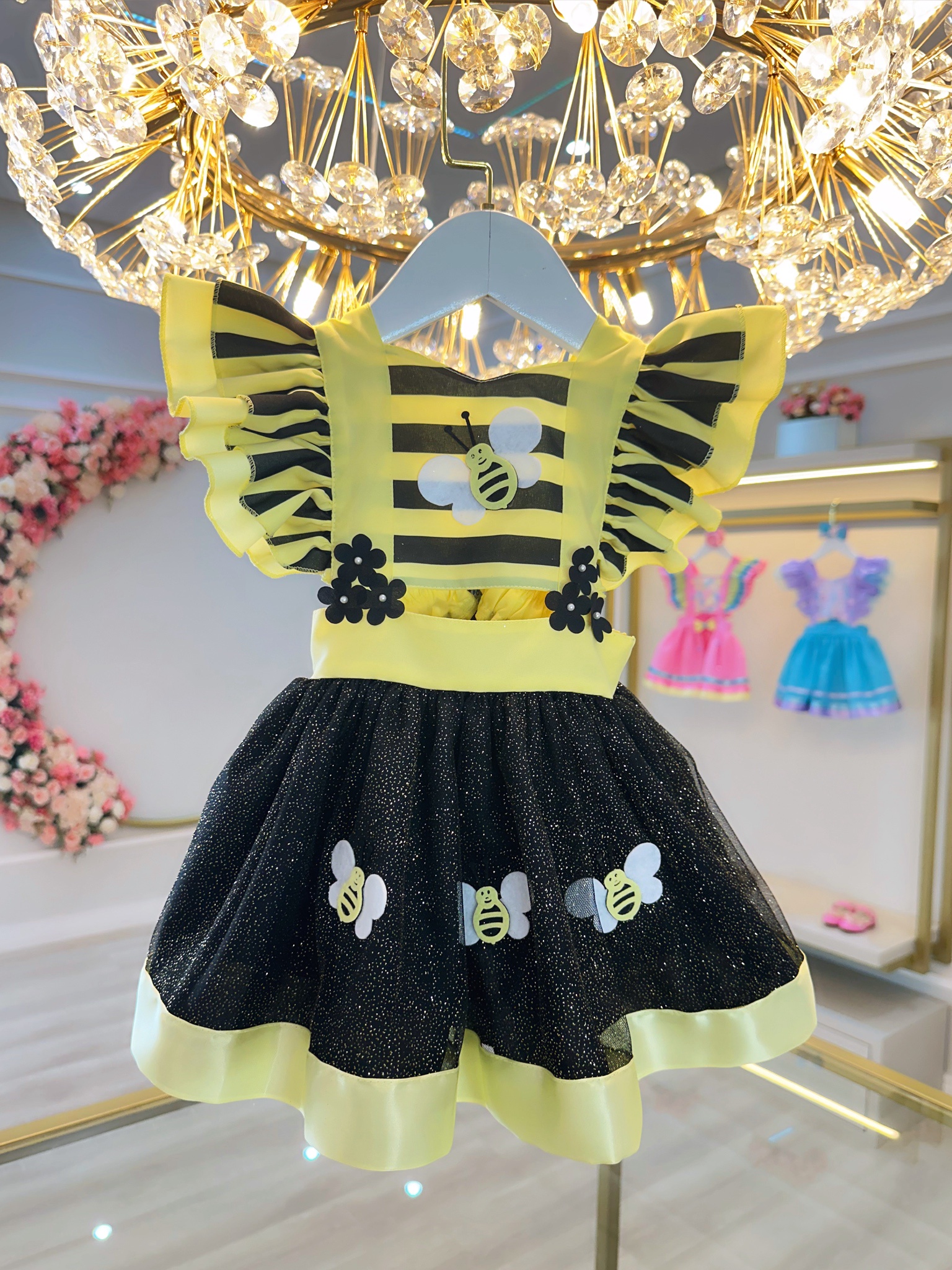 Romper Abelhinha Com Asa e Apliques Luxo Amarelo