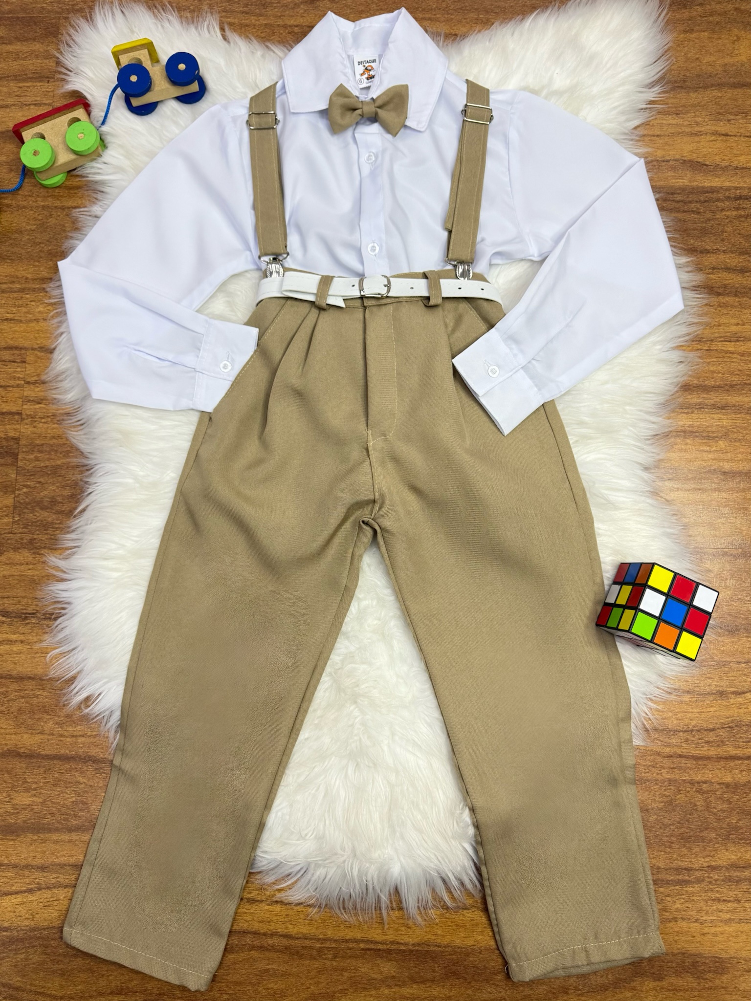 Conjunto Social Calça Camisa Gravata e Suspensório Caqui