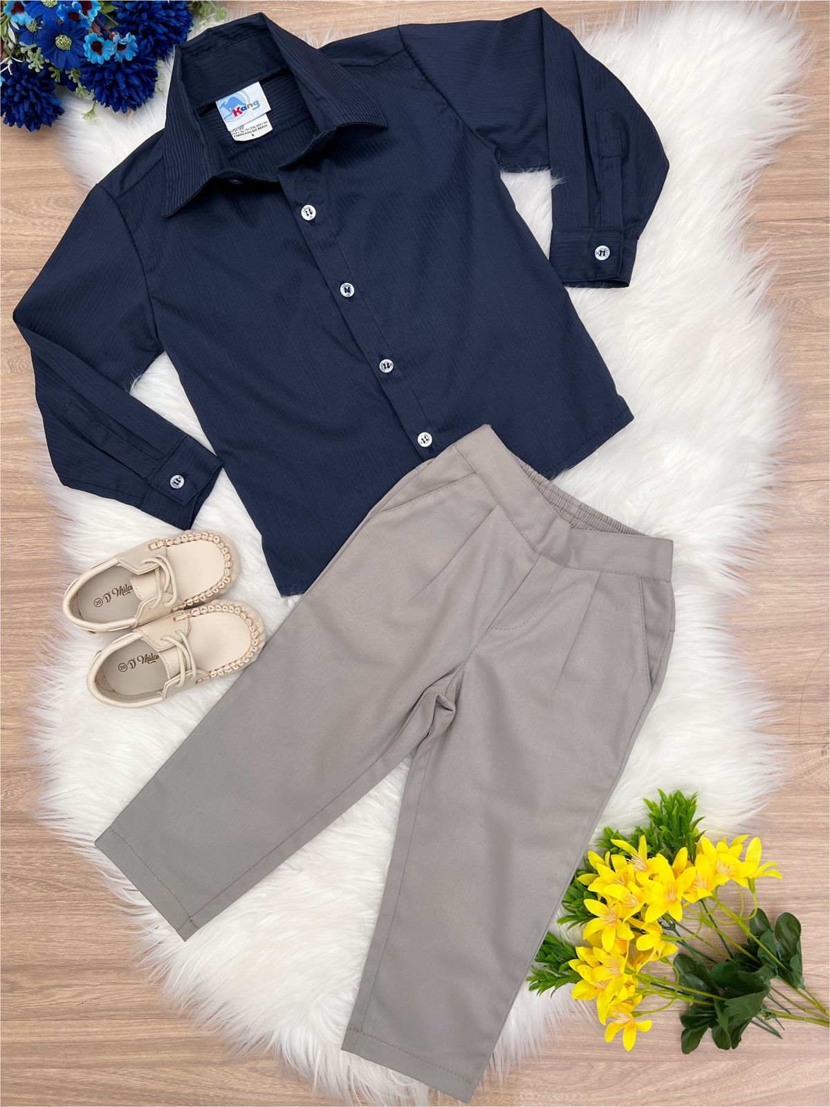 Conjunto Social Camisa Azul Marinho e Calça Sarja Caqui