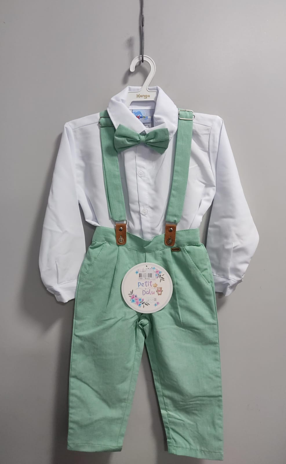 Conjunto Social Camisa Branca Com Calça Gravata e Susp. Verde