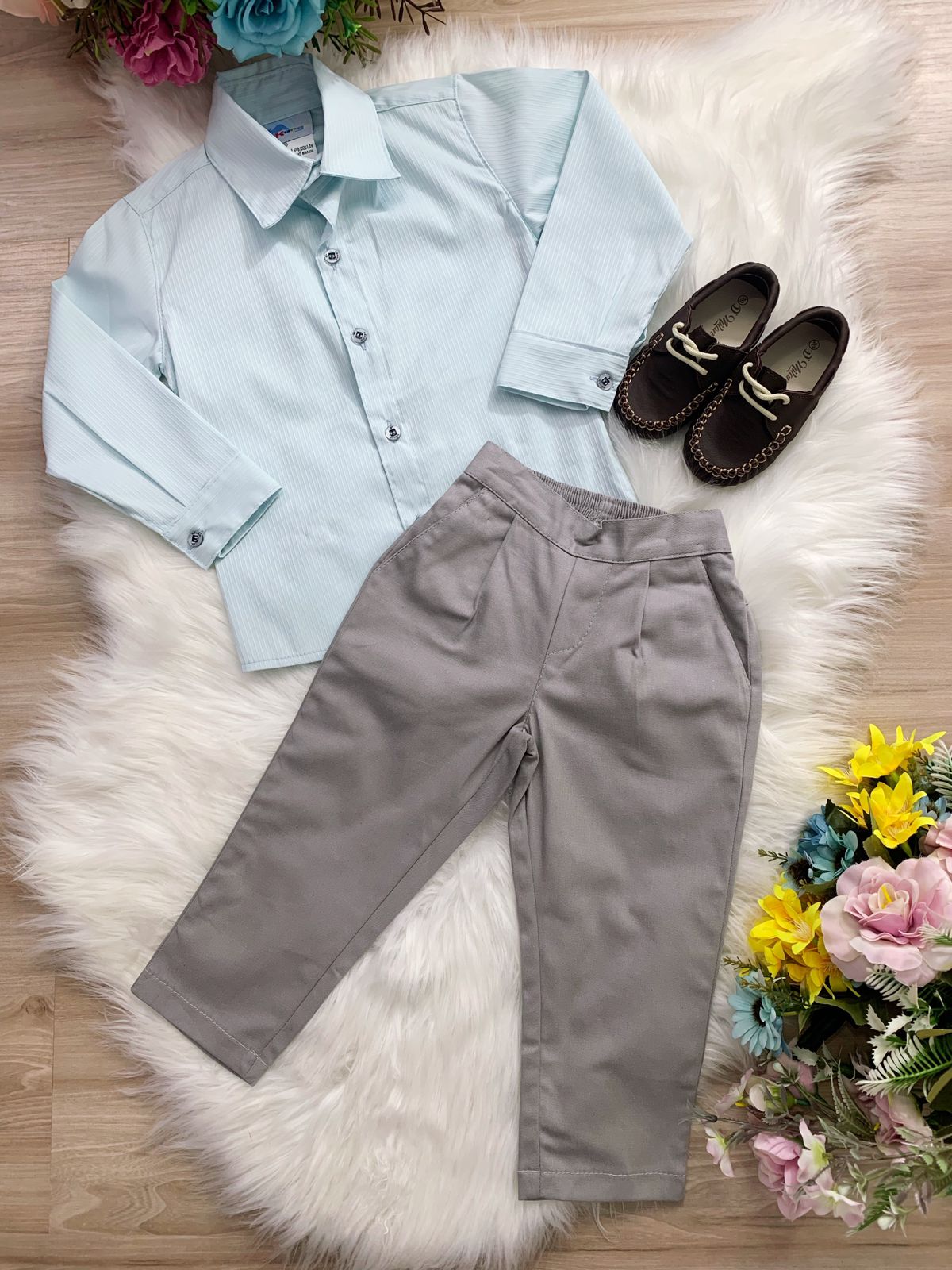 Conjunto Social Camisa Verde e Calça Sarja Cinza