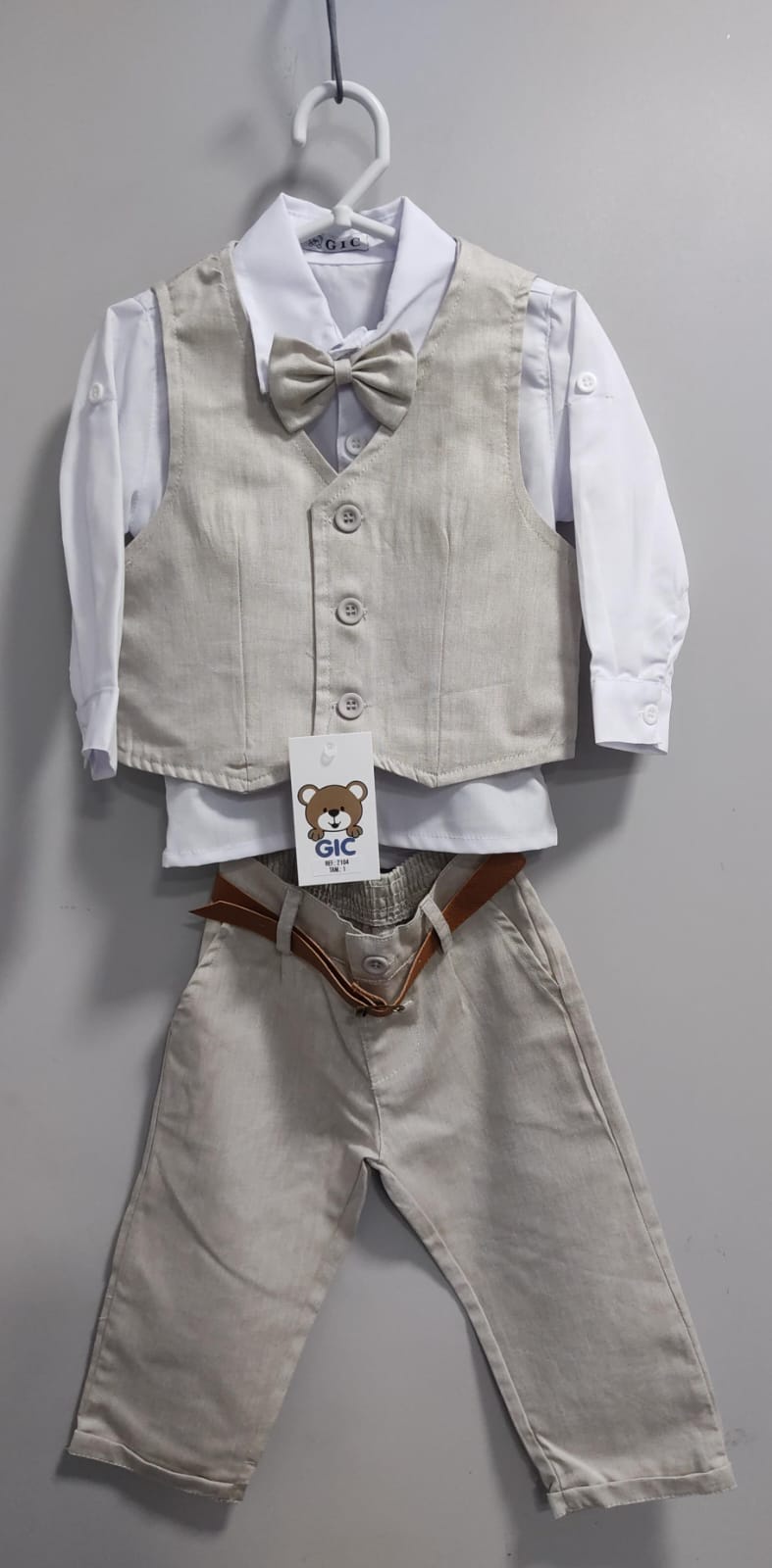 Conjunto Social Pajem Calça Colete Bege e Camisa Branca