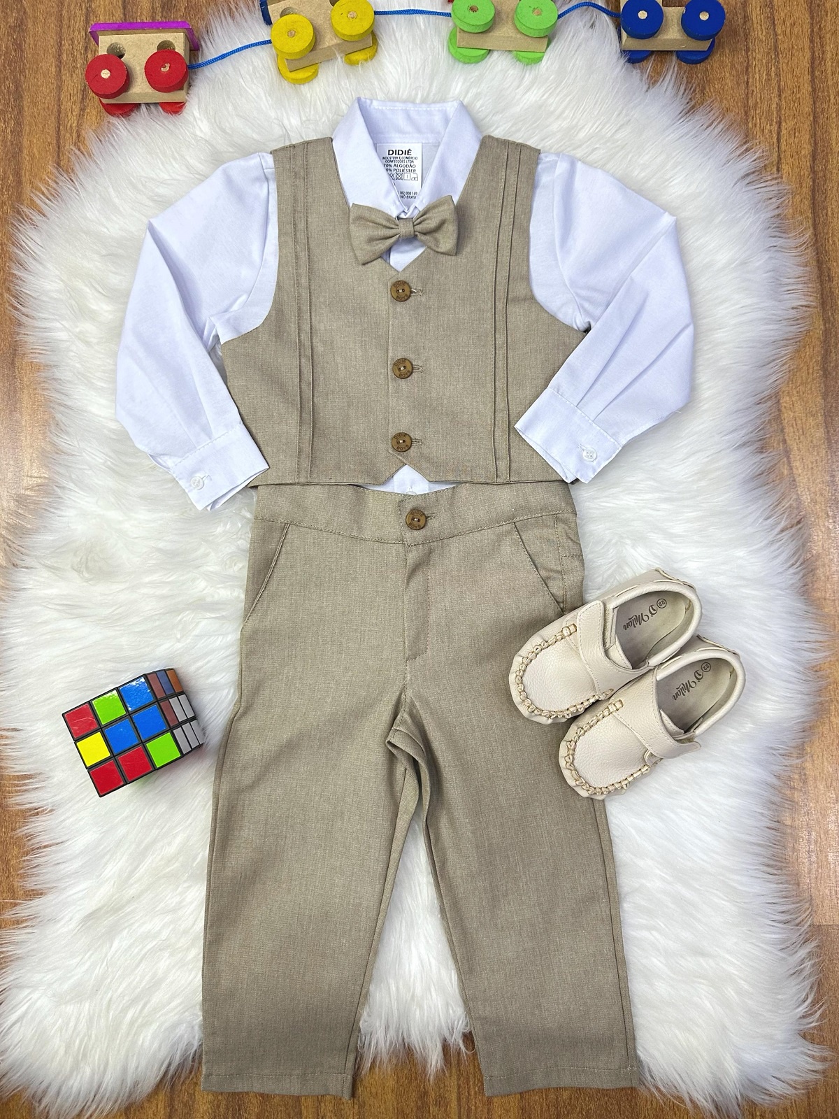 Conjunto Social Pajem Camisa Branca Calça e Colete Caqui