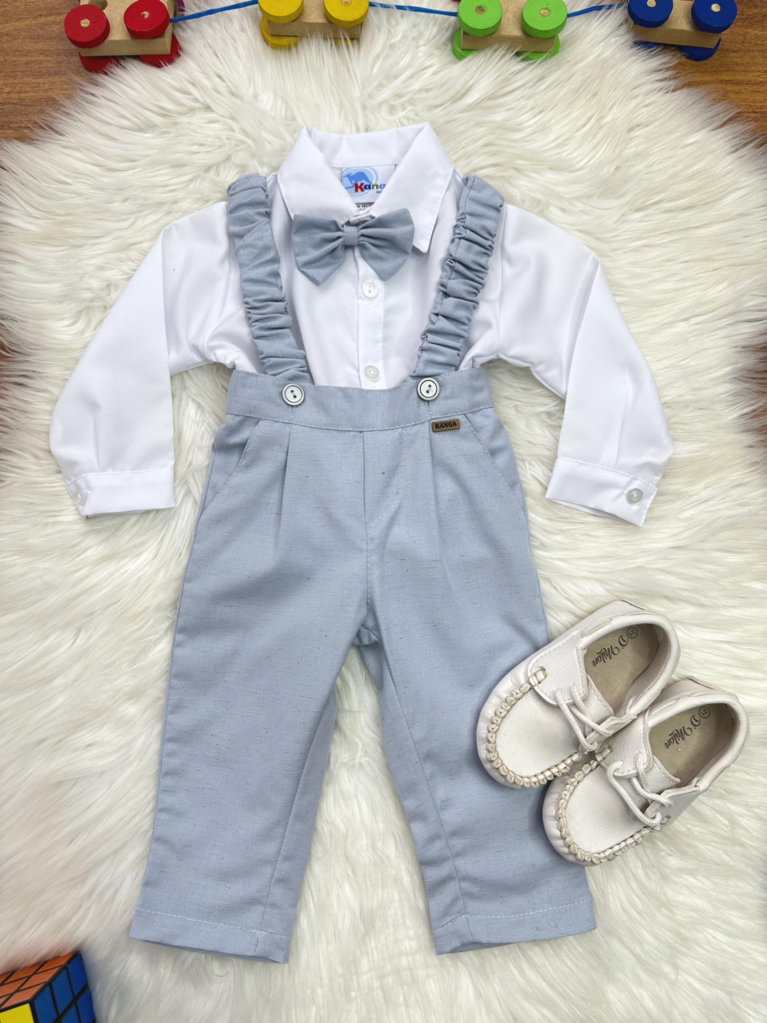 Conjunto Social Bebê Camisa Branca Calça Susp. e Gravata Azul