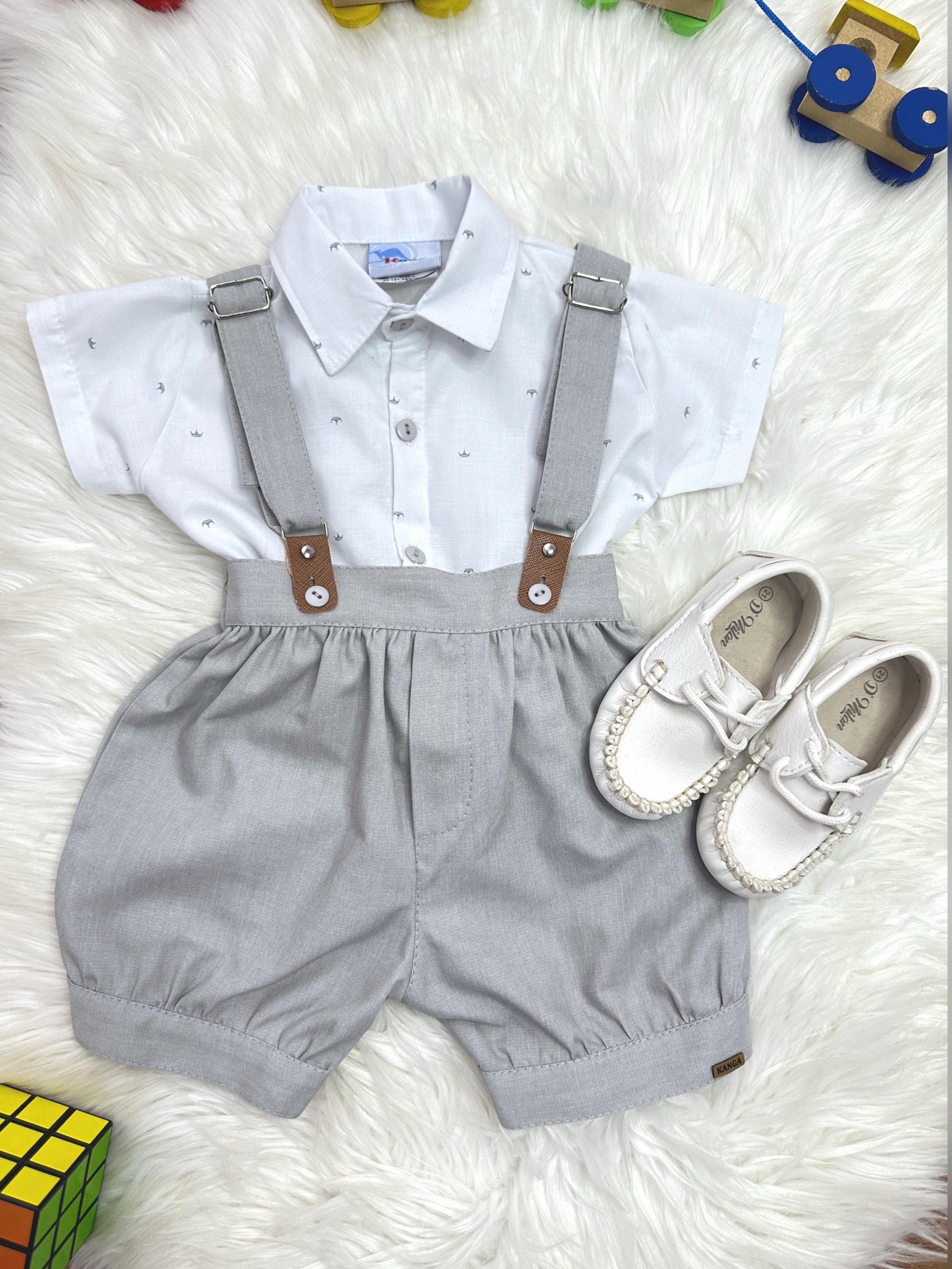Conjunto Social Bebê Camisa Branca Short Gravata e Susp. Cinza