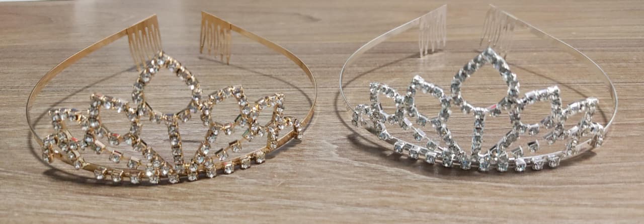 Coroa Infantil Realeza Super Luxo de Pétalas Com Strass