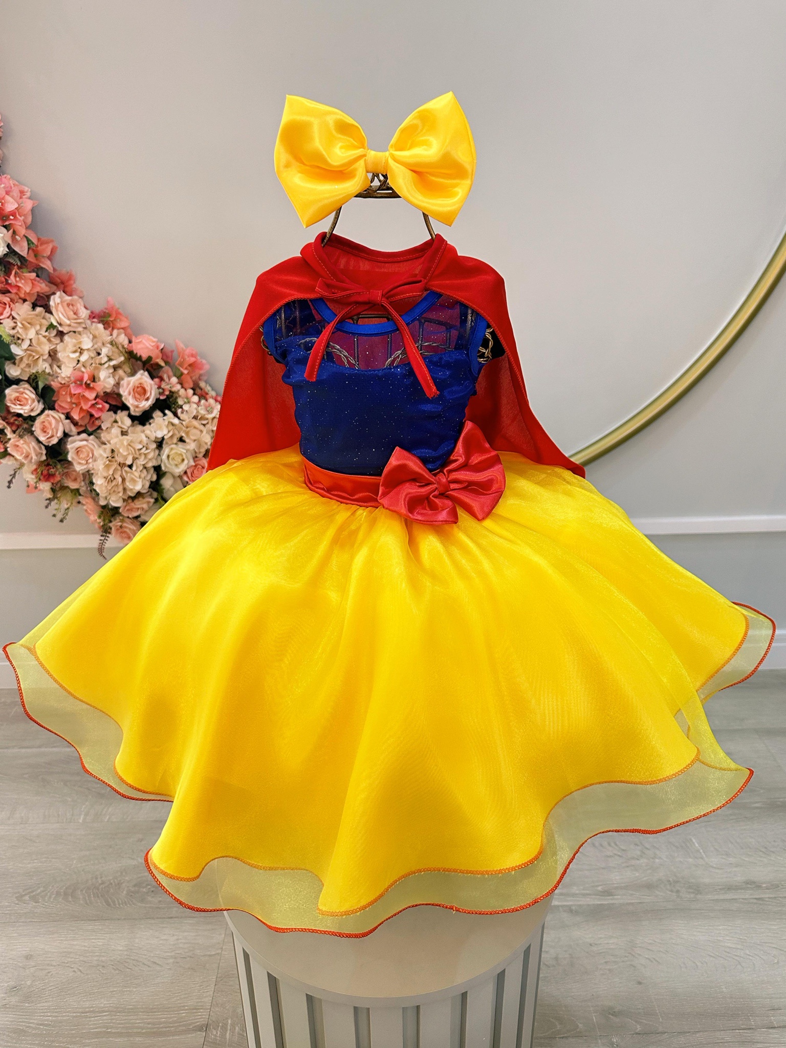 Vestido Fantasia Infantil Princesa Branca de Neve C/ Capa