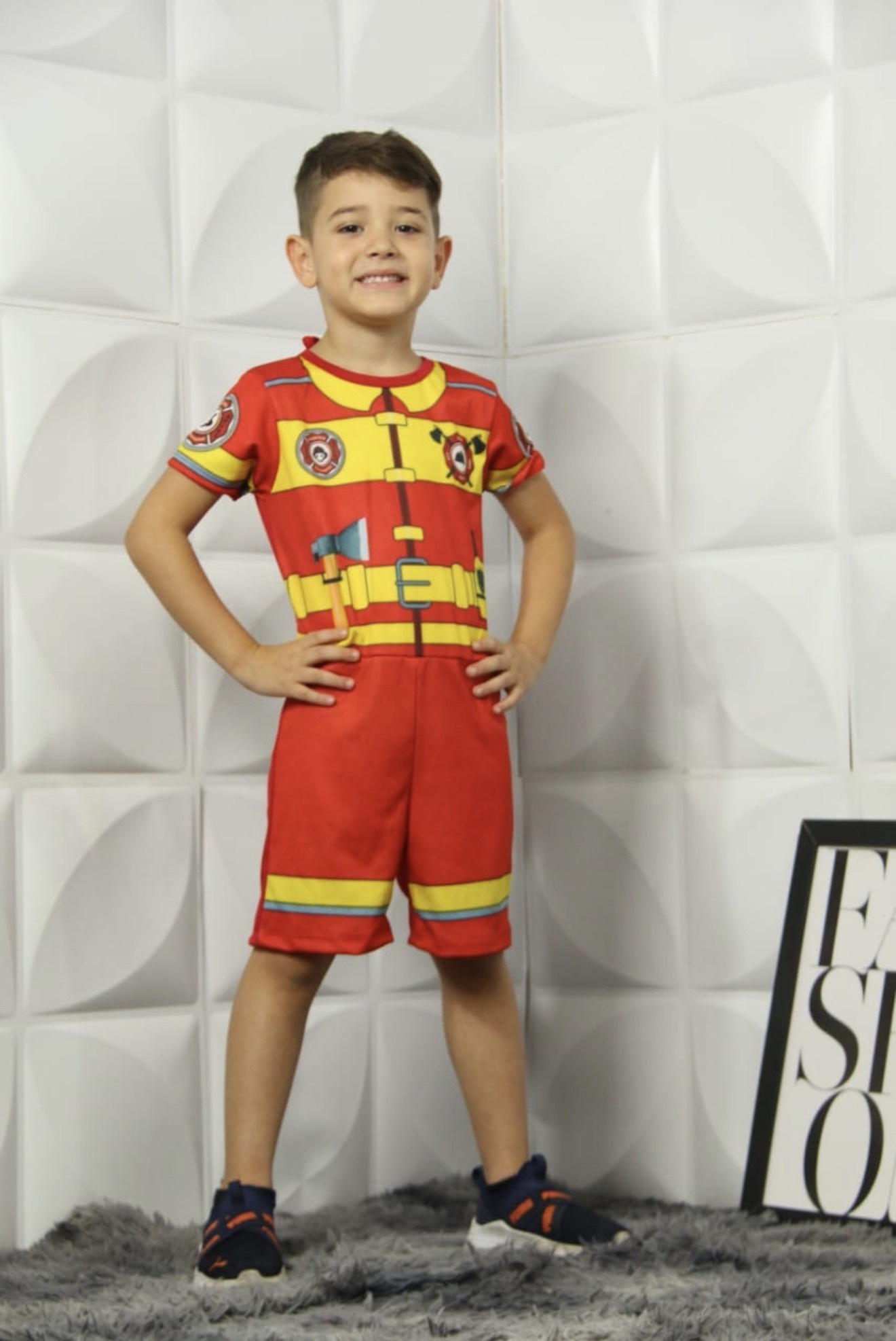 Fantasia Infantil Temática do Bombeiro Festas