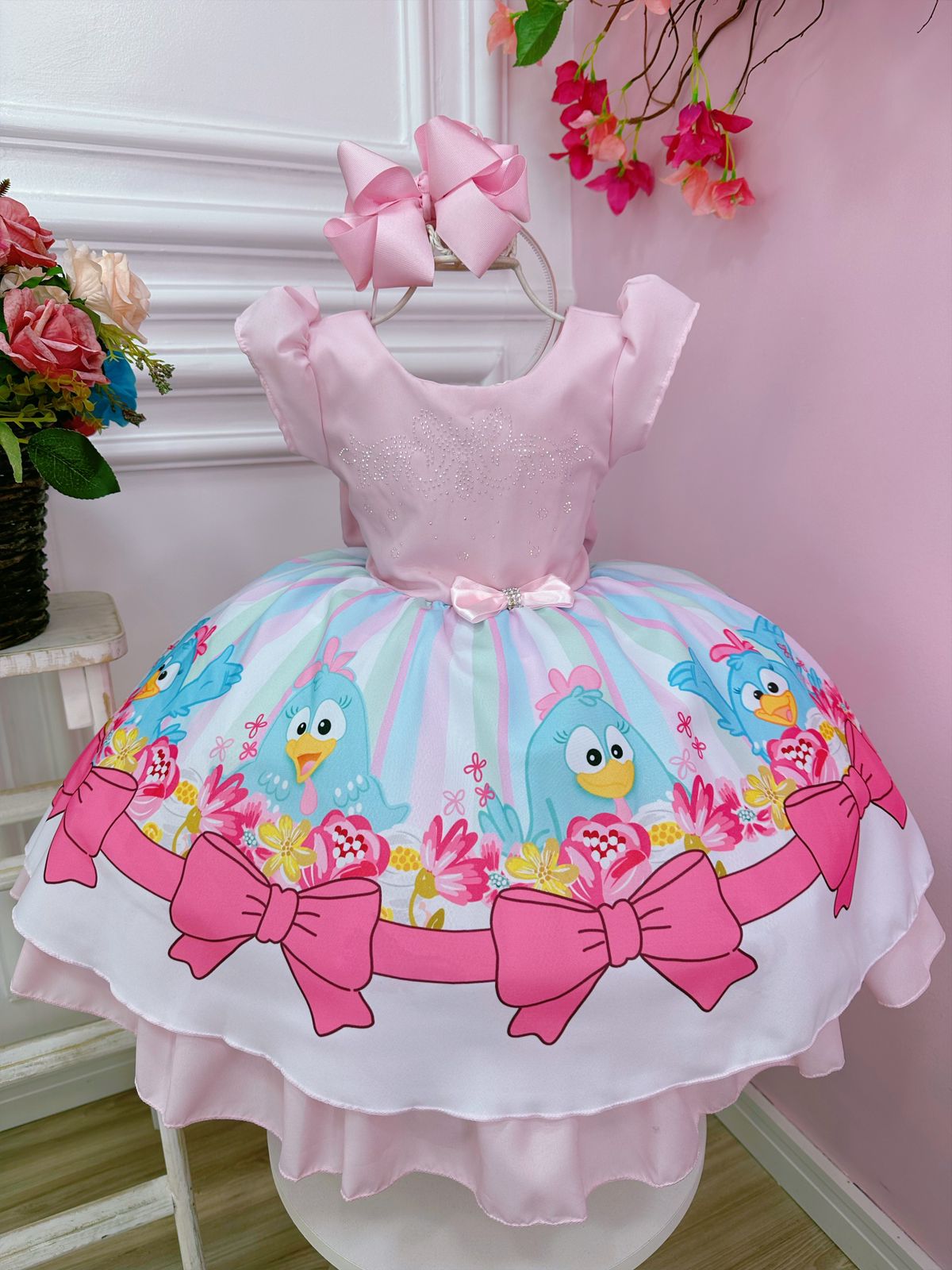 Vestido Infantil Galinha Rosa e Azul Peito Com Strasss