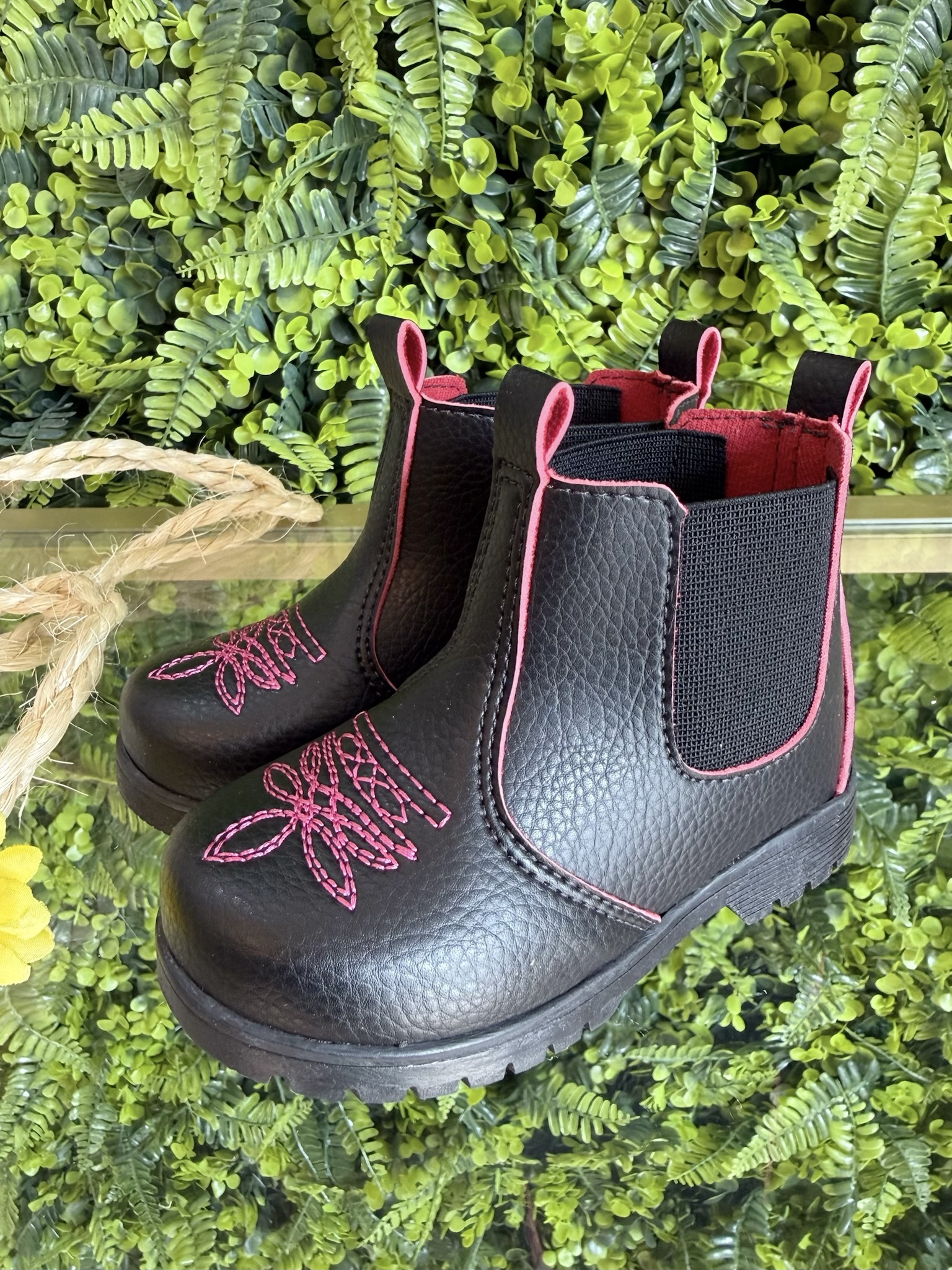 Botinha Infantil Jequinha Junina Caipira Preta Pink Bordada
