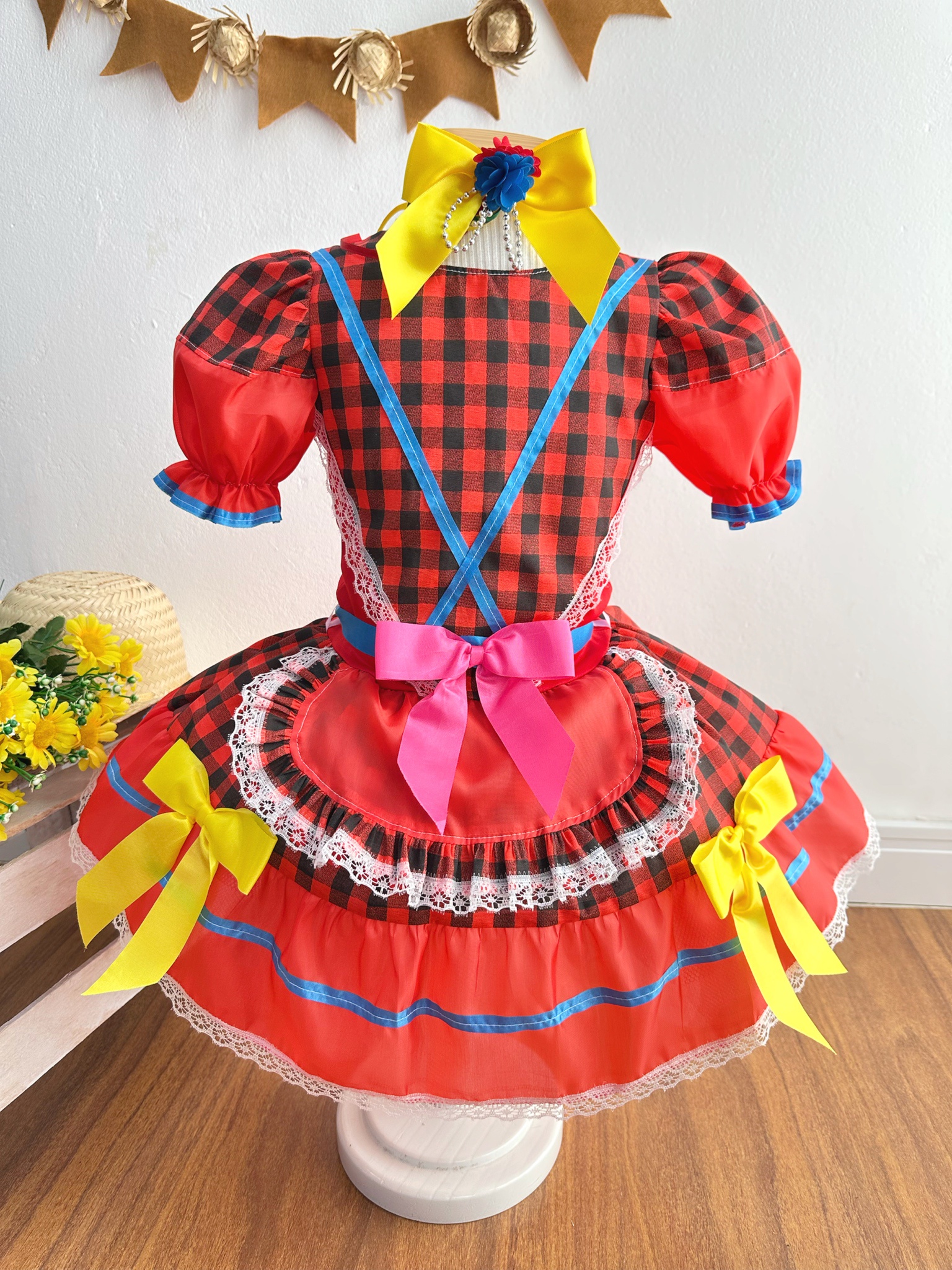 Fantasia Infantil Junino Vermelho e Xadrez Preto Colorido