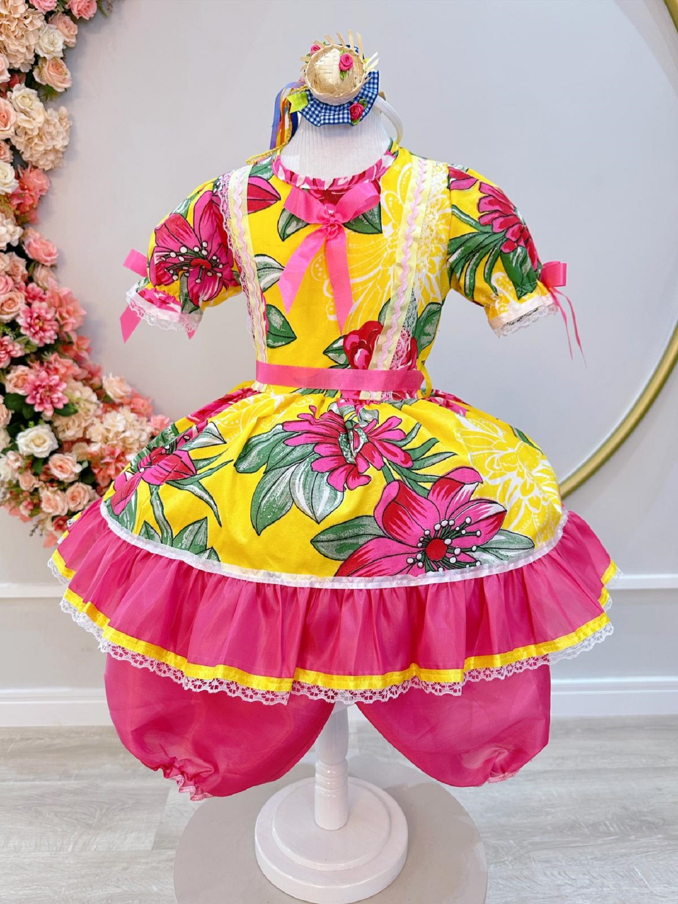 Vestido Infantil Junino Arraiá Amarelo Com Estampa Colorida