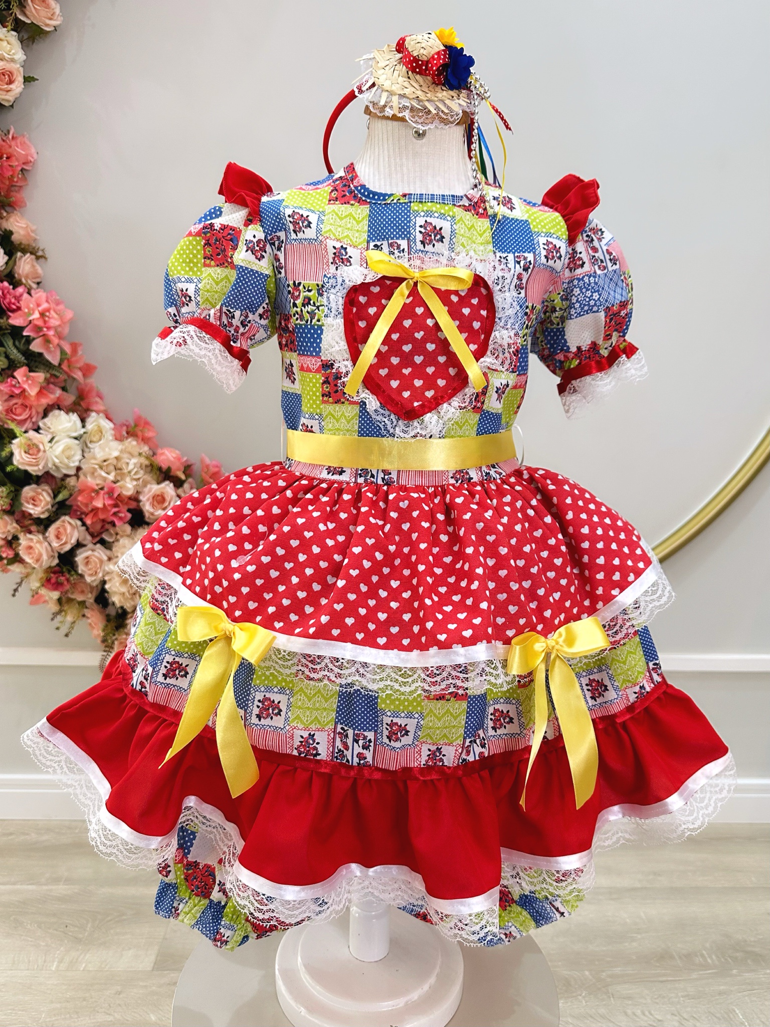 Vestido Infantil Junino Caipira Colorido Estampa Corações