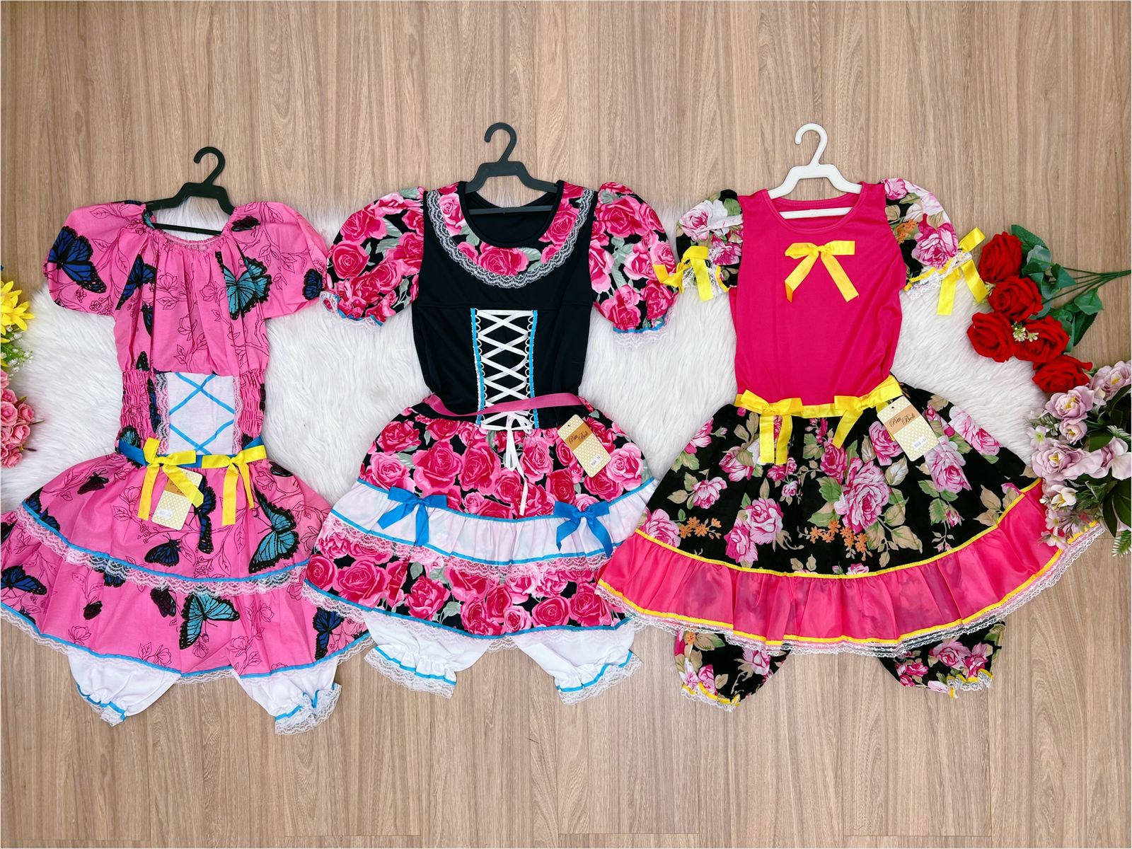 Kit 3 Peças Vestido Fantasia Junino  TAM 14-14-14 Variação Cor