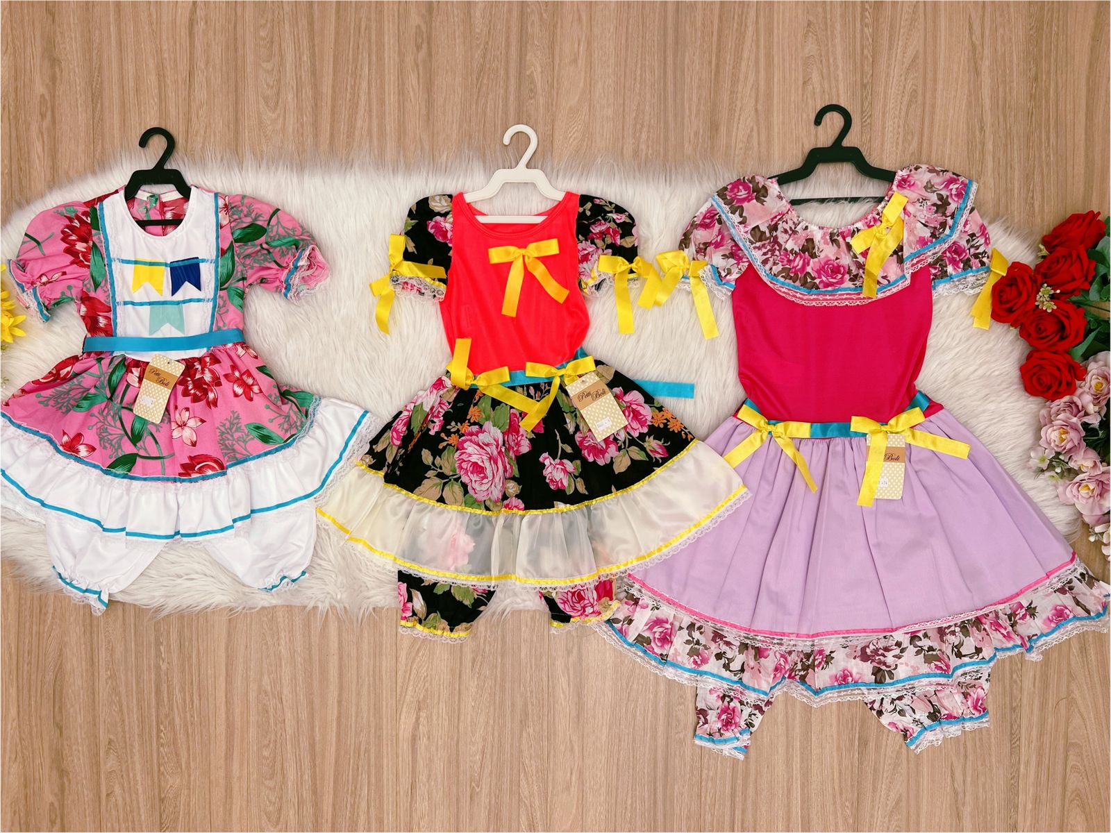 Kit 3 Peças Vestido Fantasia Junino  TAM 2-4-14 Variação Cor