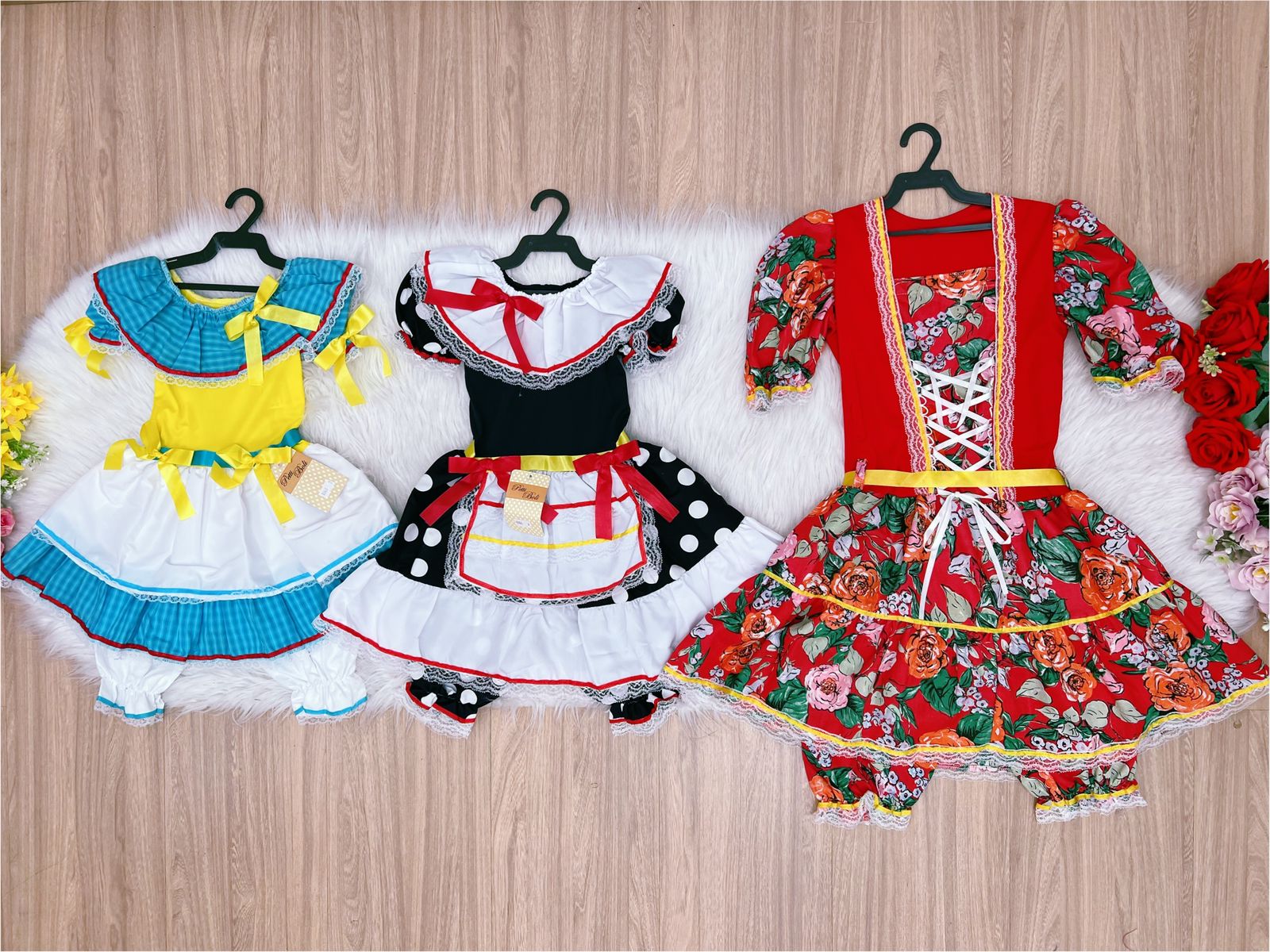 Kit 3 Peças Vestido Fantasia Junino  TAM 2-4-14 Variação Cor