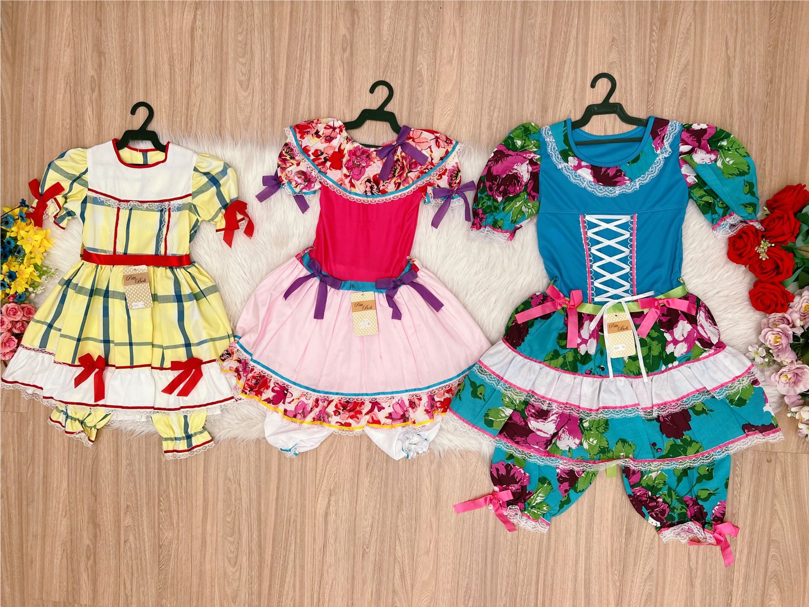 Kit 3 Peças Vestido Fantasia Junino  TAM 4-6-14 Variação Cor