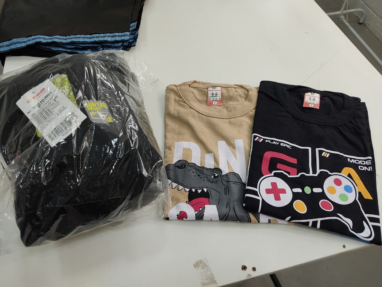 Kit Infantil Inverno Masculino Conjunto Jaqueta e Calça Jogger + 2 Camisetas Tamanho 8