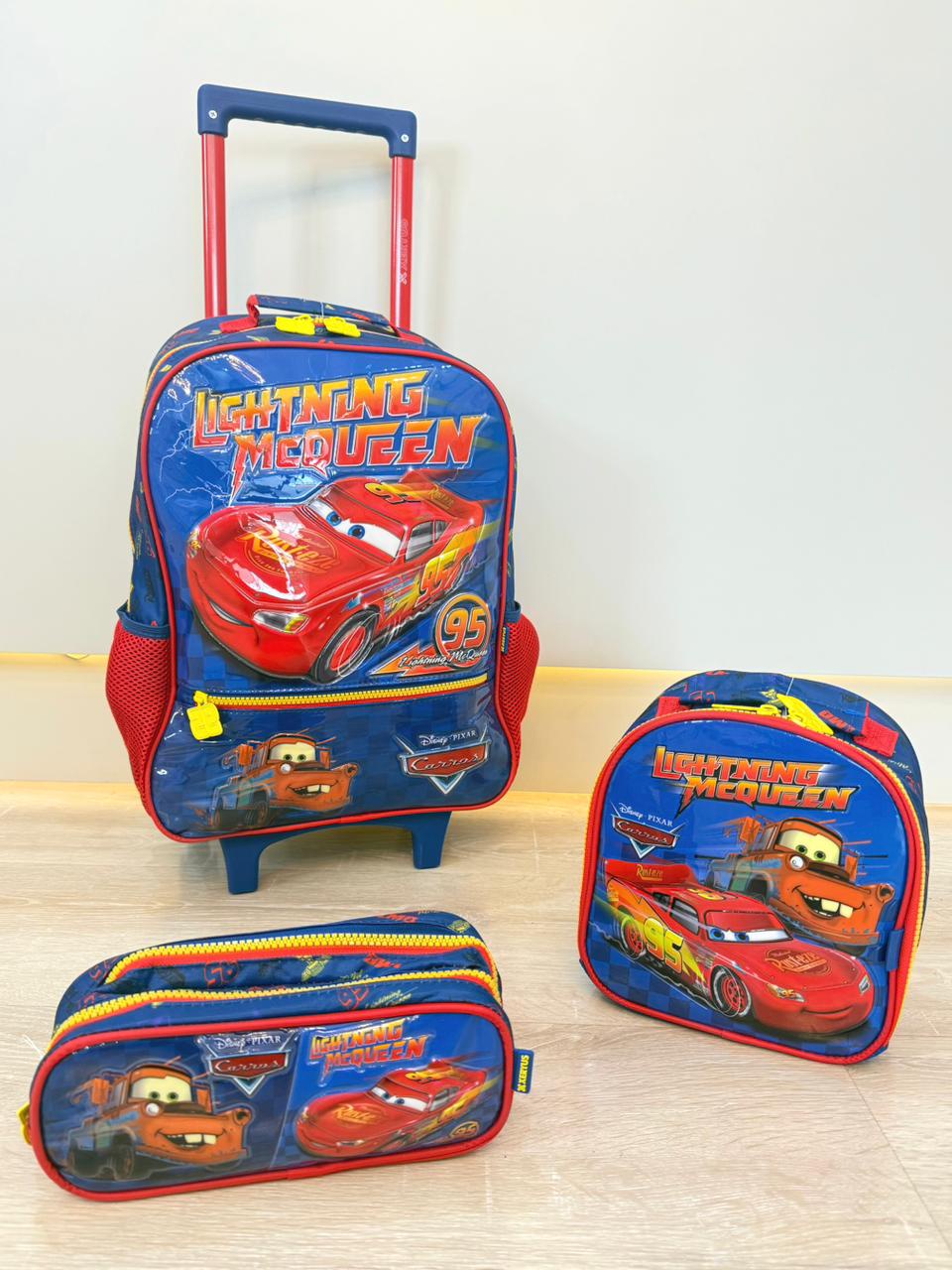 Kit Mochila de Rodinhas Escolar Tam.16 + Lancheira Térmica + Estojo Duplo do Relâmpago McQueen