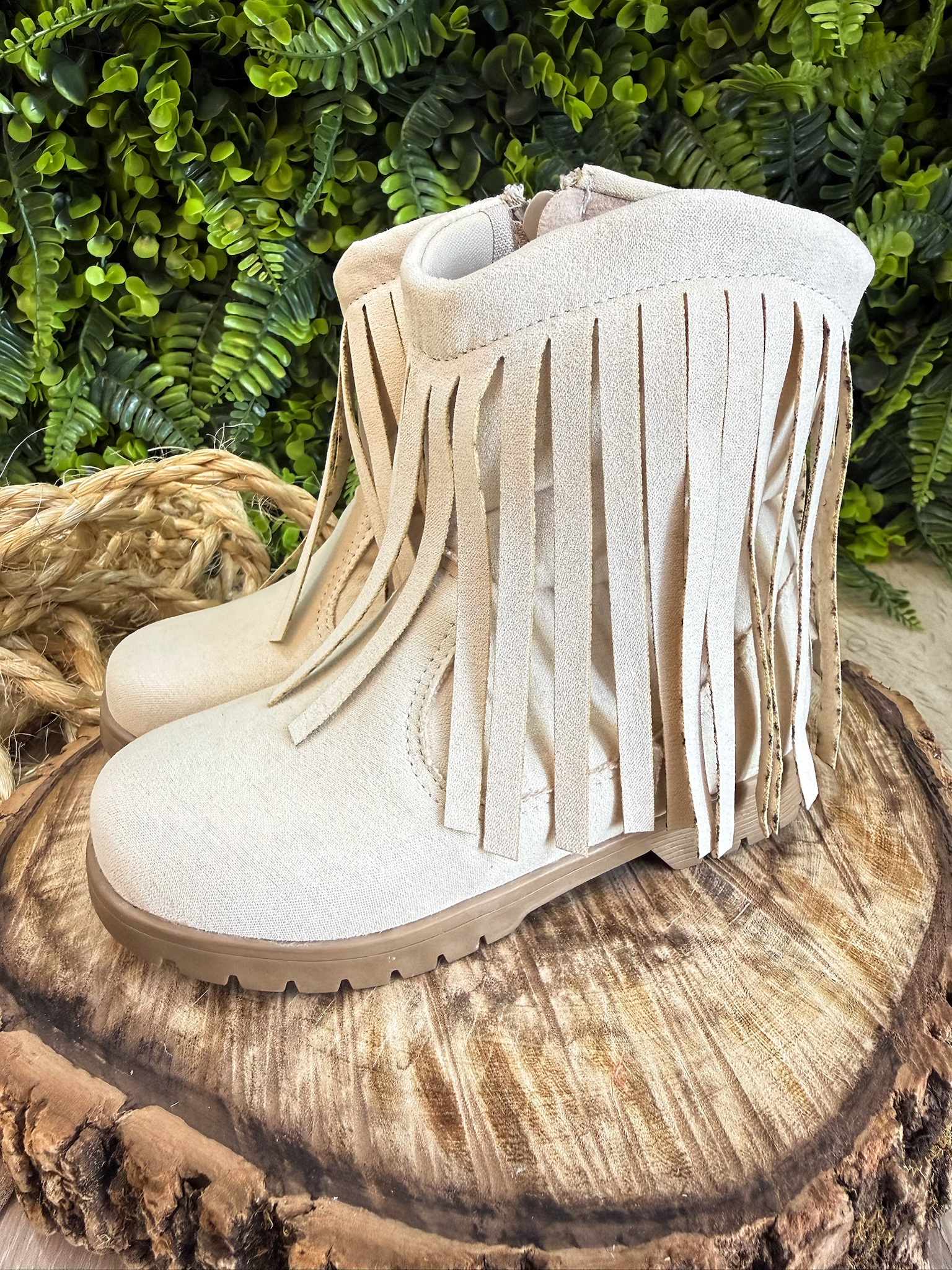 Bota Infantil Off White Bege Claro Cowgirl Franjas Camurça