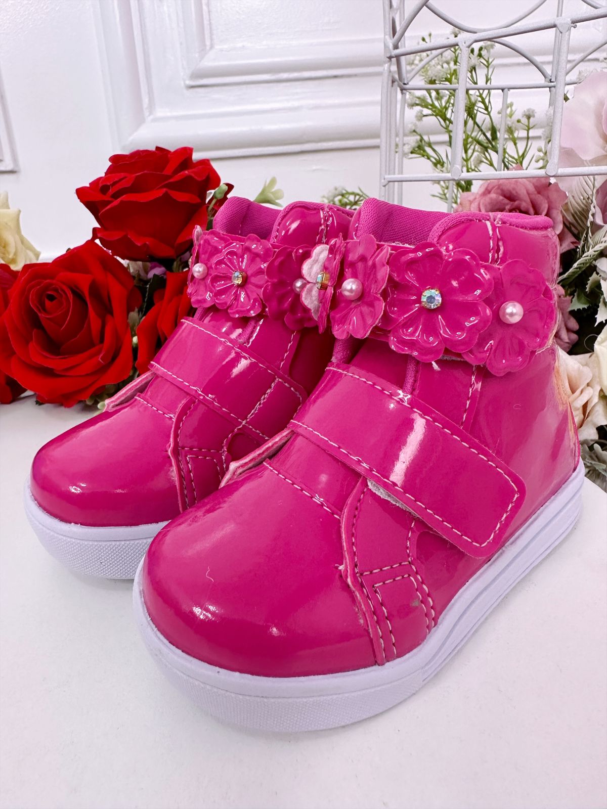 Coturno Infantil Pink Verniz C/ Velcro e Aplique Florzinhas