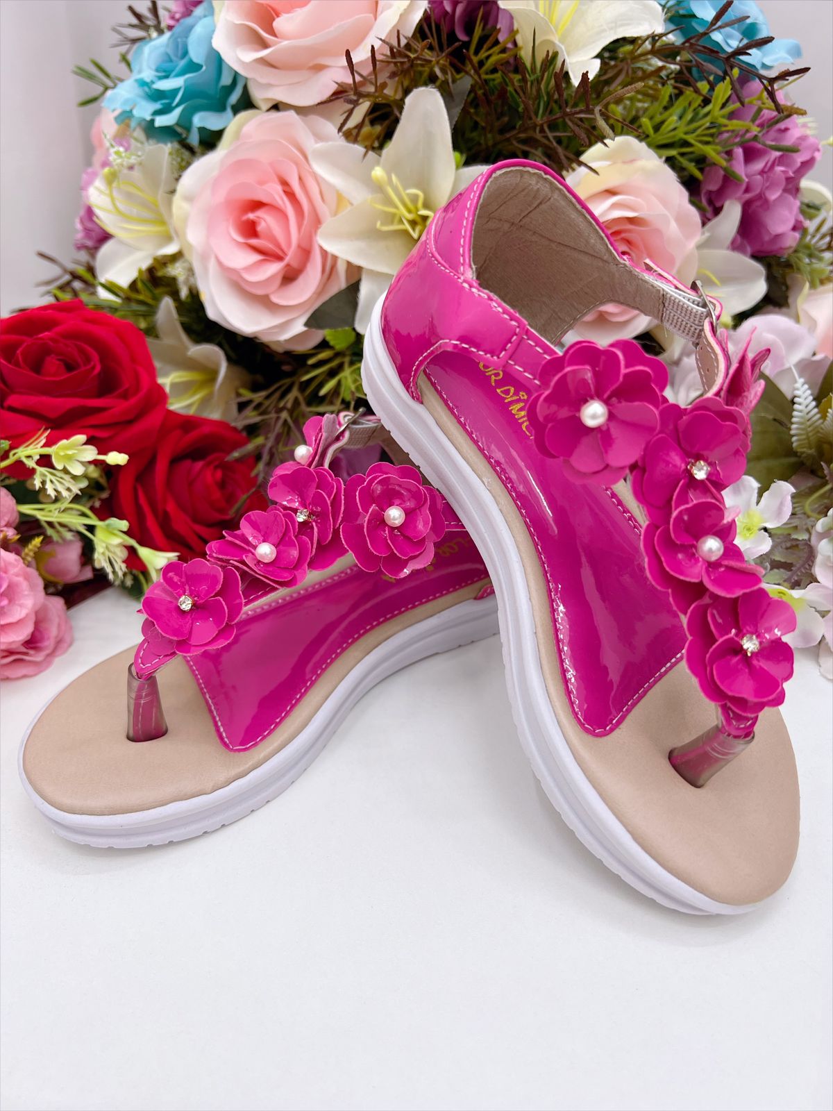 Sandália Infantil C/ Flor Pérolas e Strass Rasteira Pink