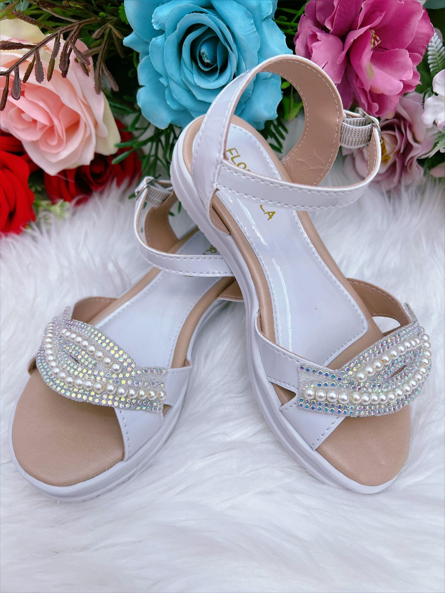 Sandália Infantil Com Pérolas e Strass Rasteira Branco