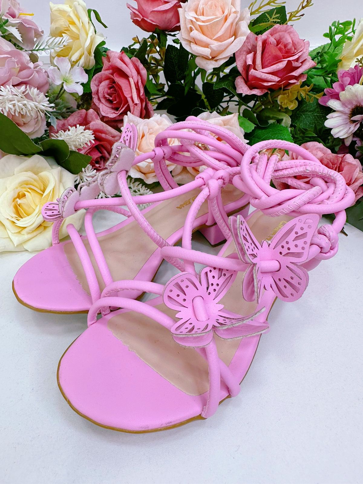 Sandália Infantil de Amarrar Com Salto Borboletas Salinas