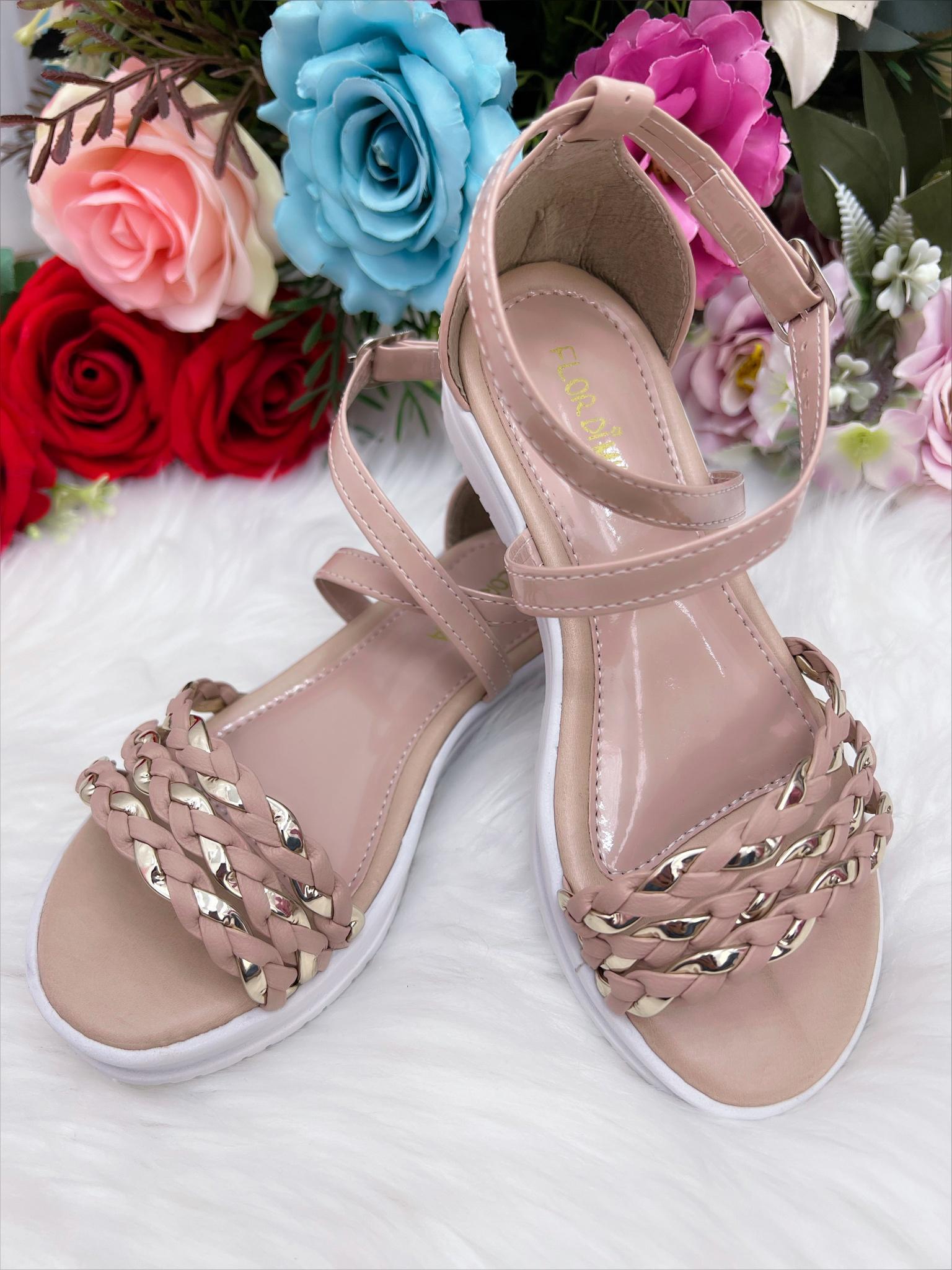 Sandália Infantil Tiras Trançadas Rasteira Nude