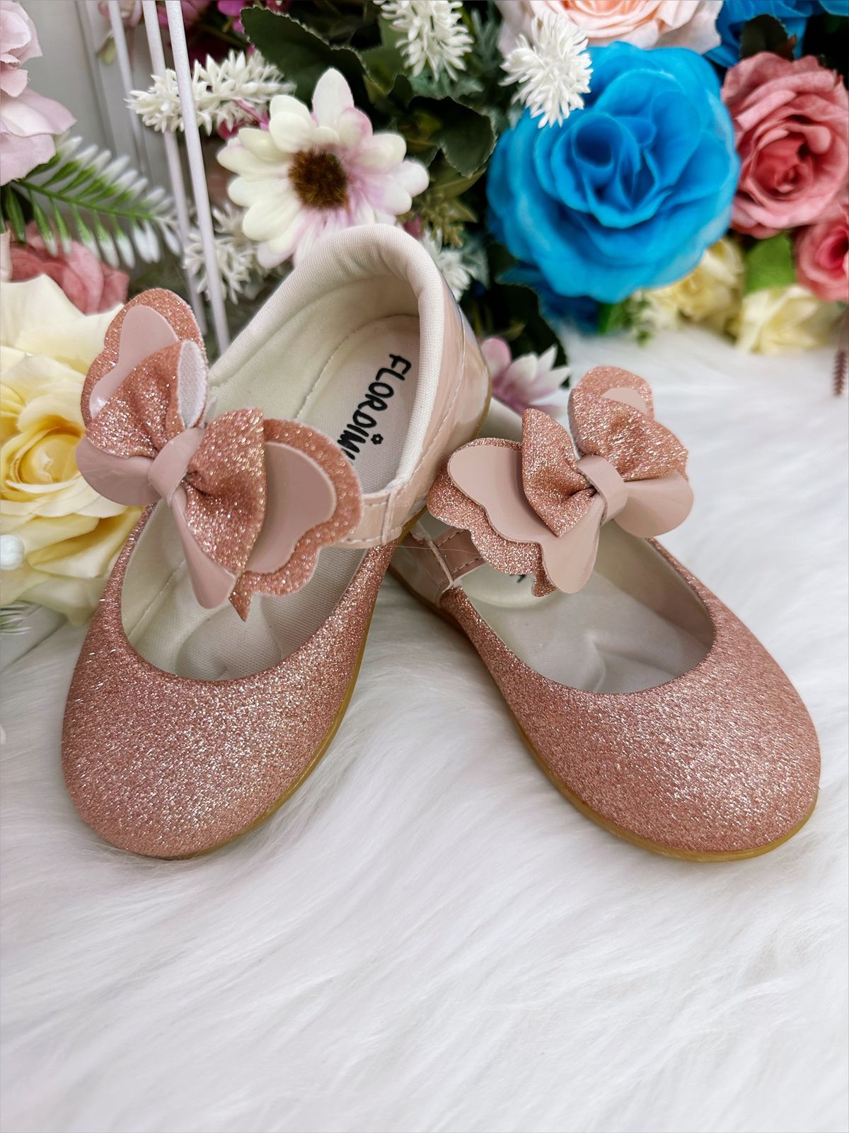 Sapatinho Bebê Nude Com Aplique de Lacinho e Glitter