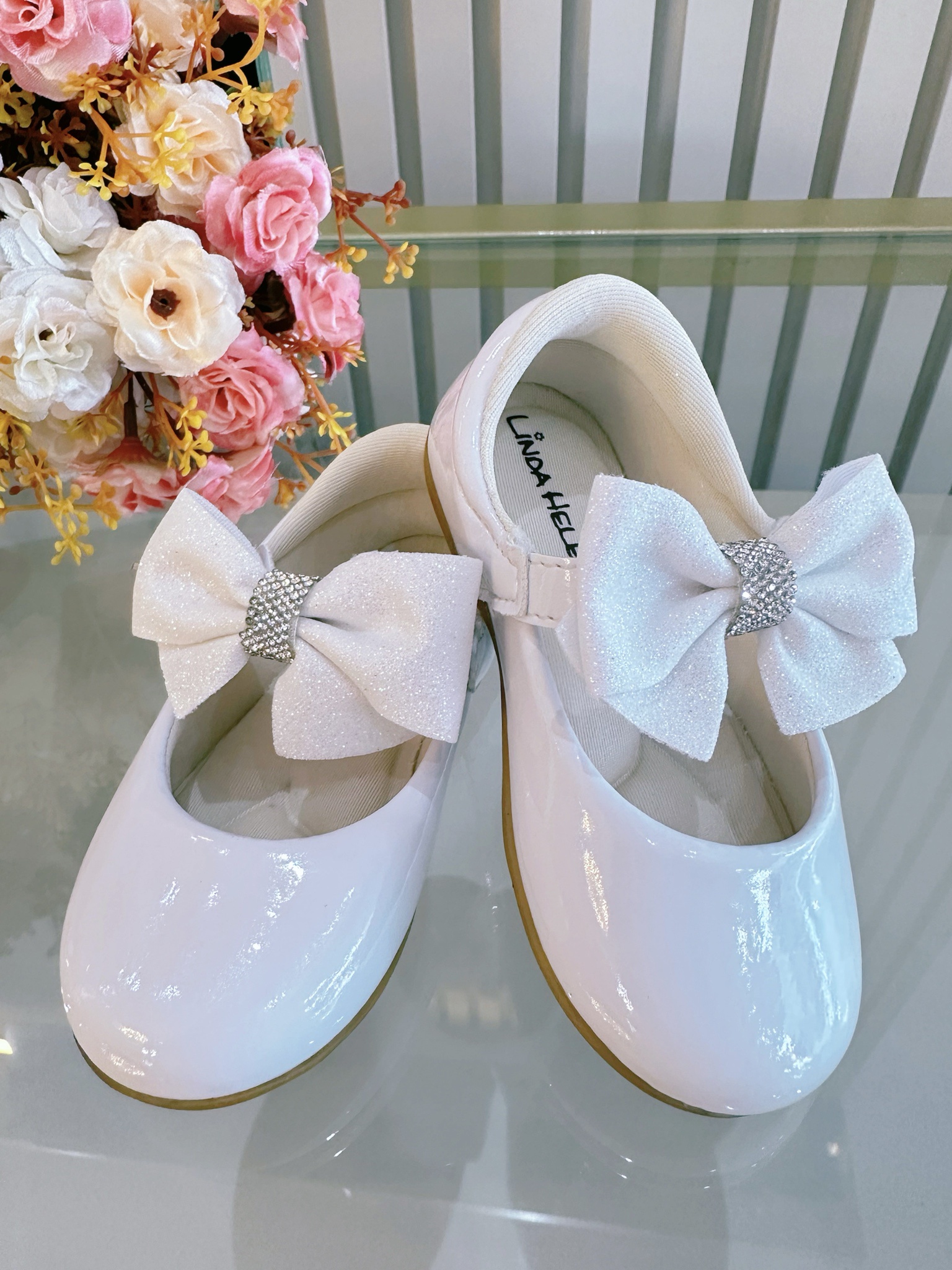 Sapatinho Branco Veniz Com Lacinho e Strass Batizado