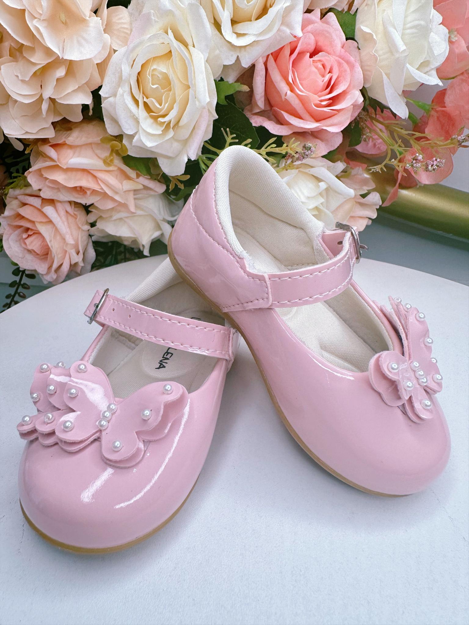 Sapatinho Rosa Bebê Com Aplique de Borboletas e Pérolas