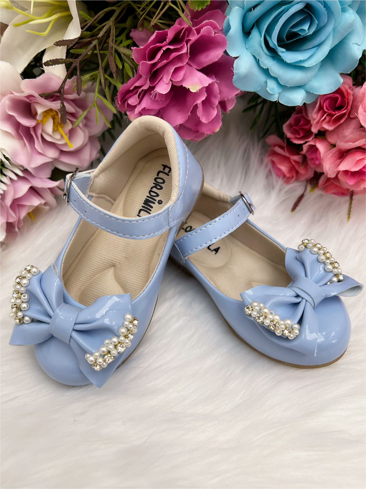 Sapatinho Azul Bebê Verniz Com Lacinho Pérolas e Strass