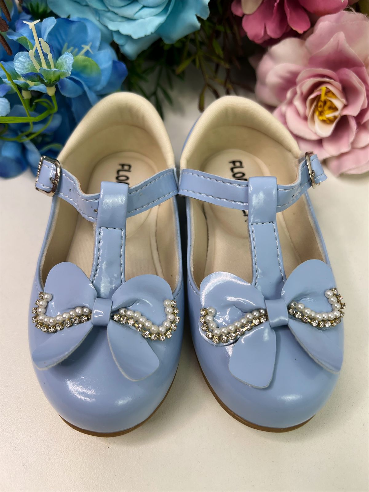 Sapatinho Azul Bebê Verniz de Lacinho C/ Strass Pérolas - Rosa Charmosa ...