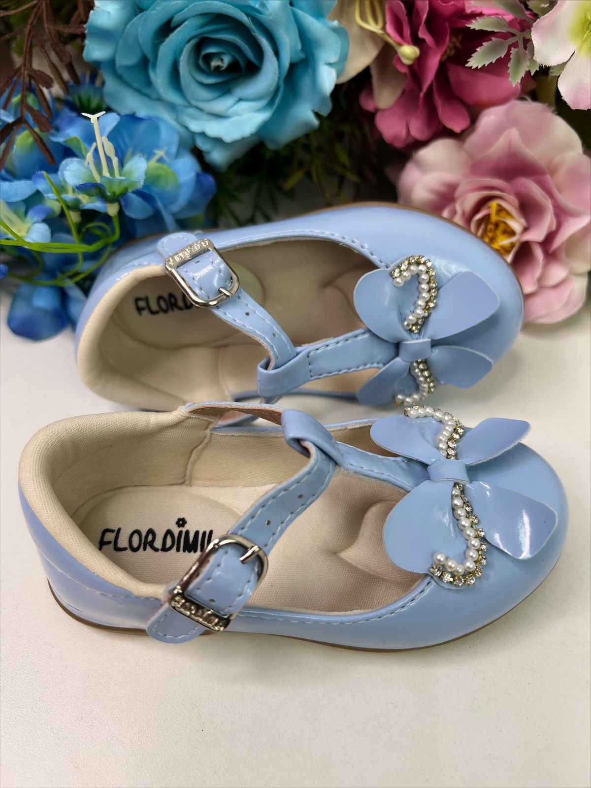 Sapatinho Azul Bebê Verniz de Lacinho C/ Strass Pérolas - Rosa Charmosa ...