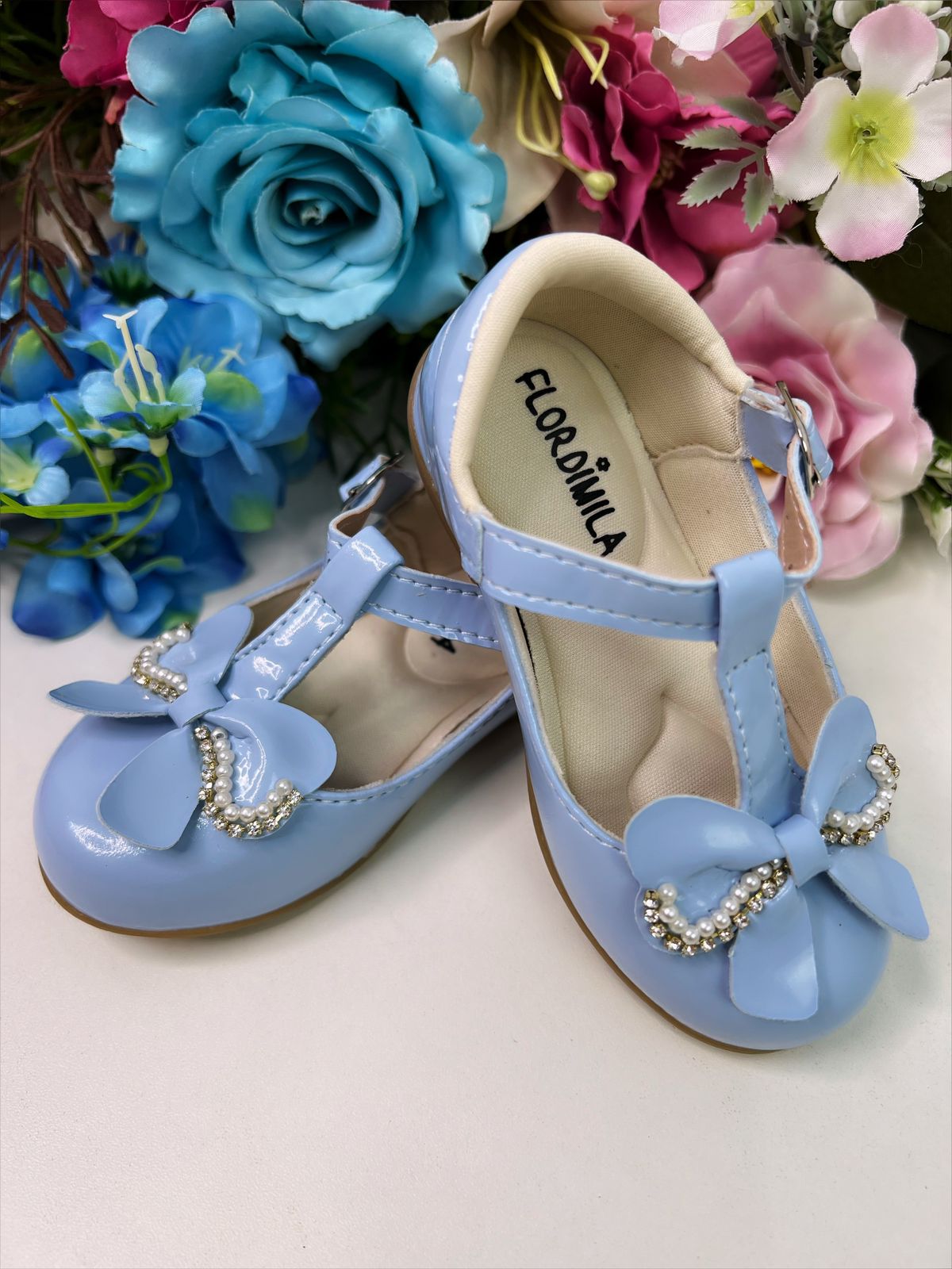 Sapatinho Azul Bebê Verniz de Lacinho C/ Strass Pérolas