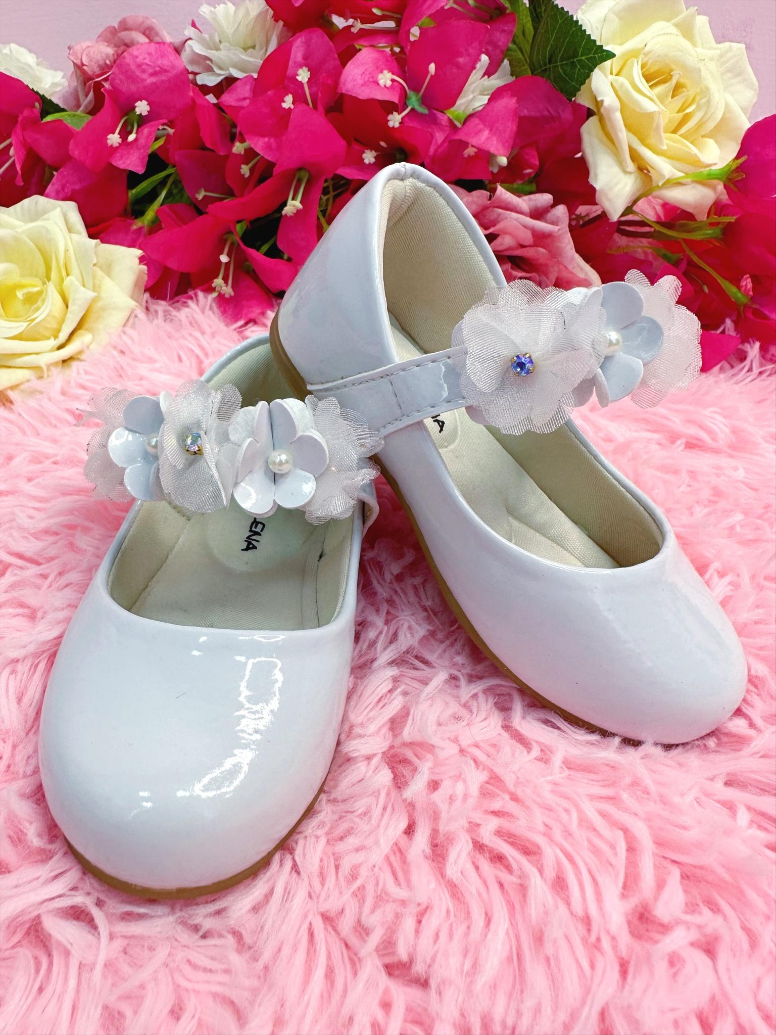 Sapatinho Branco Verniz Com Aplique de Flores Luxo