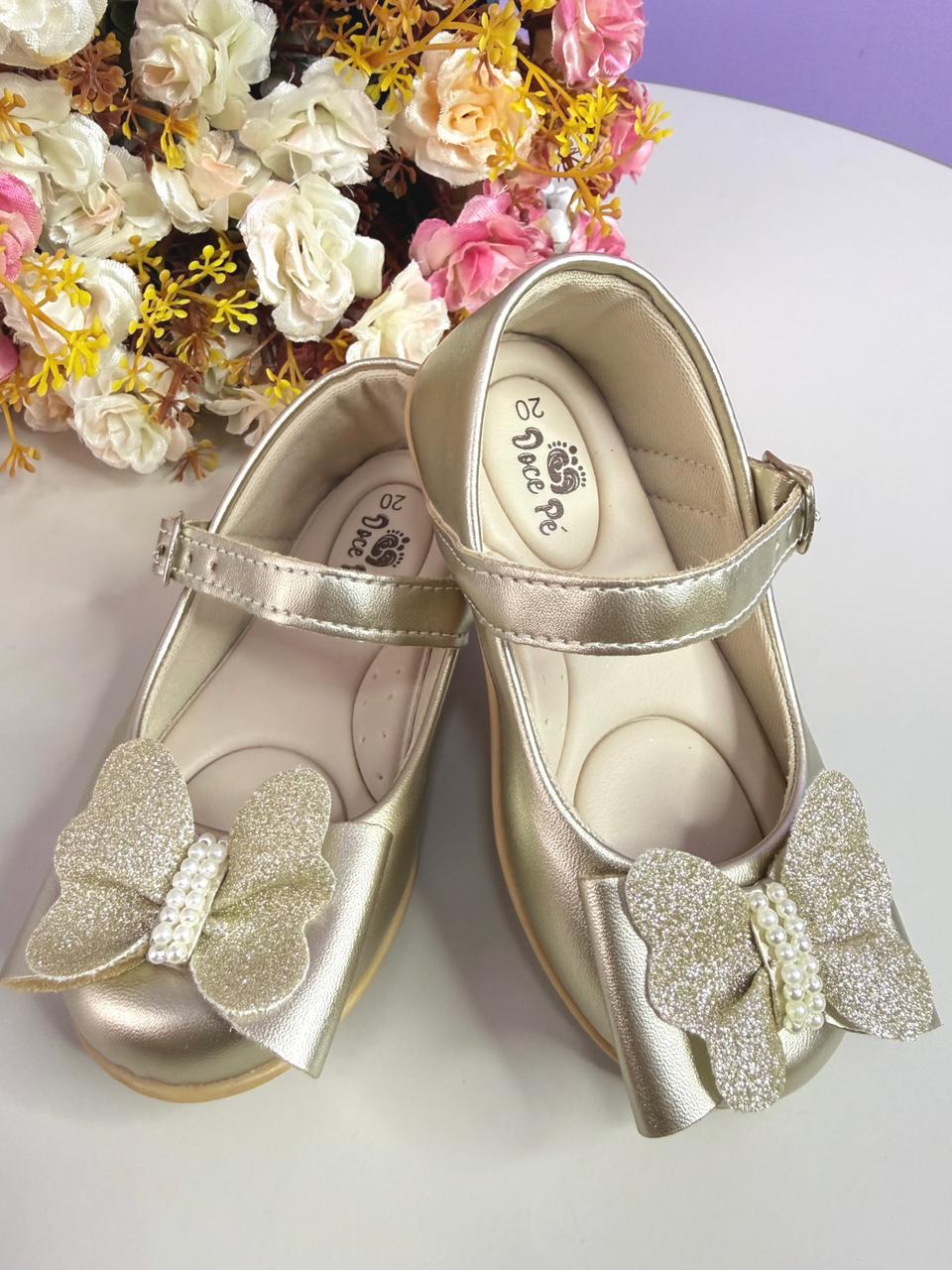 Sapatinho Infantil Dourado Fosco C/ Aplique Borboleta Luxo