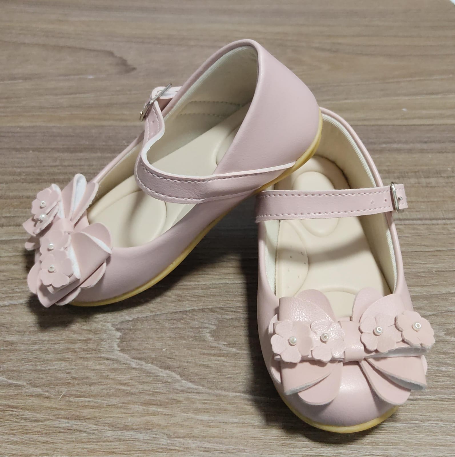 Sapatinho Infantil Nude Fosco C/ Aplique de Lacinho e Flores