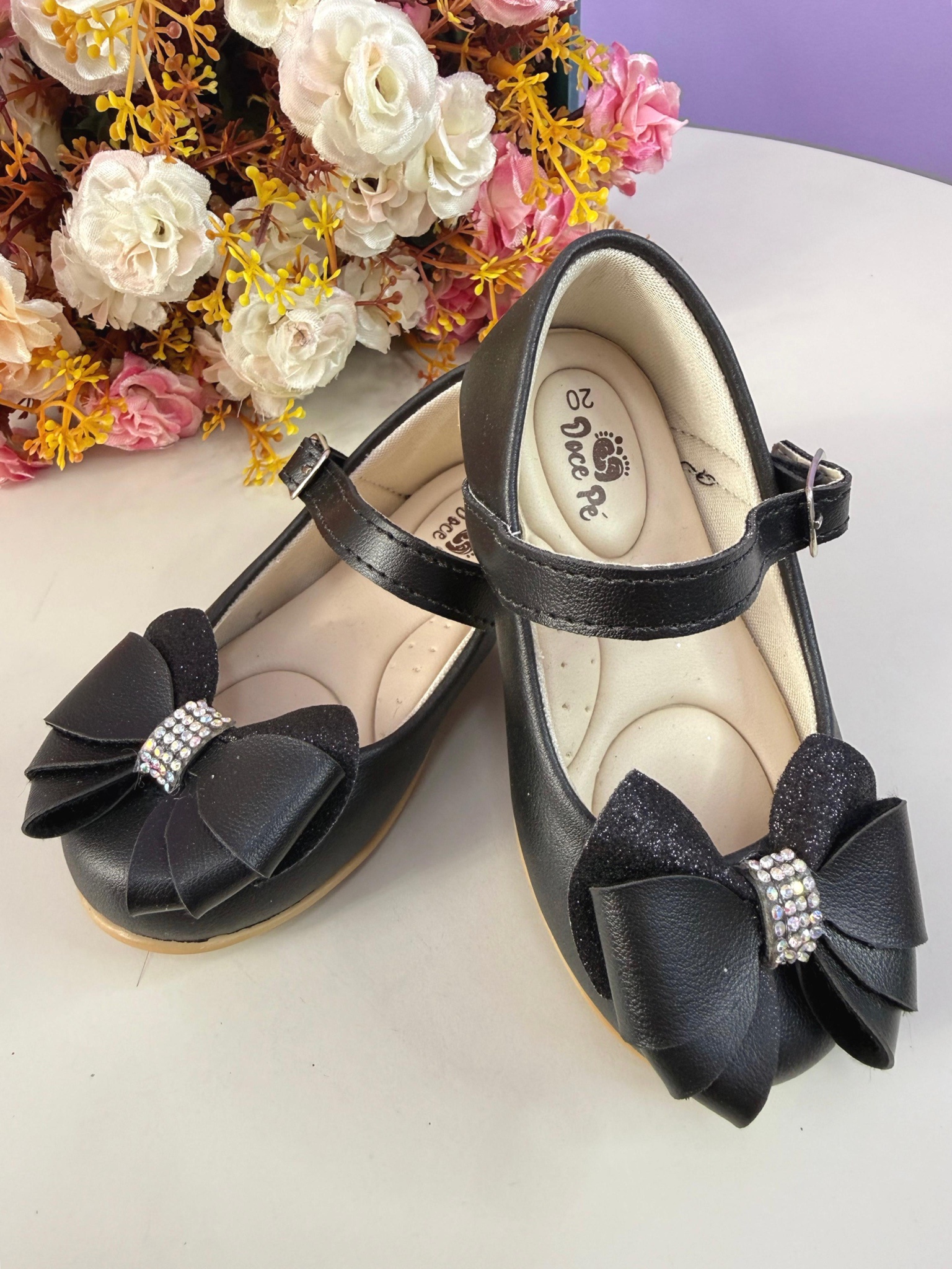 Sapatinho Infantil Preto Fosco C/ Aplique de Lacinho Strass