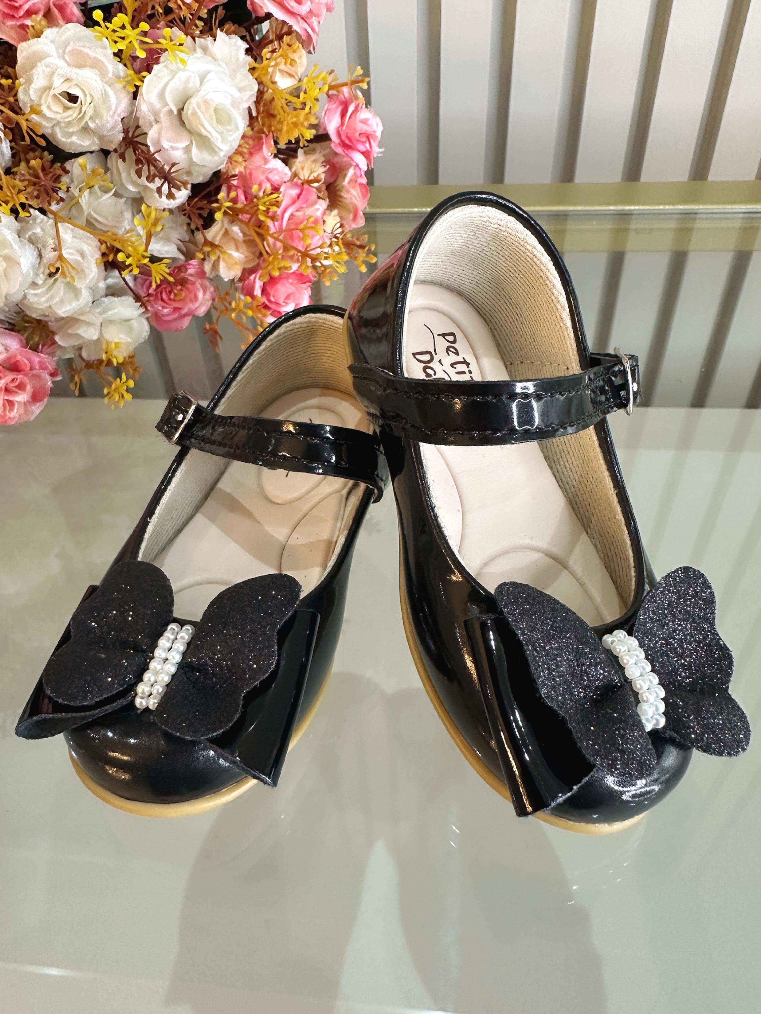 Sapatinho Infantil Preto Verniz C/ Aplique Borboleta Luxo