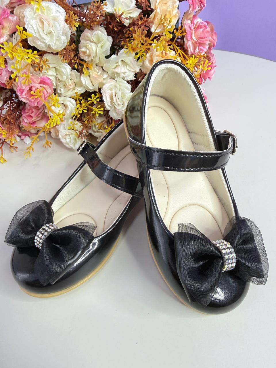 Sapatinho Infantil Preto Verniz C/ Aplique Lacinho Strass