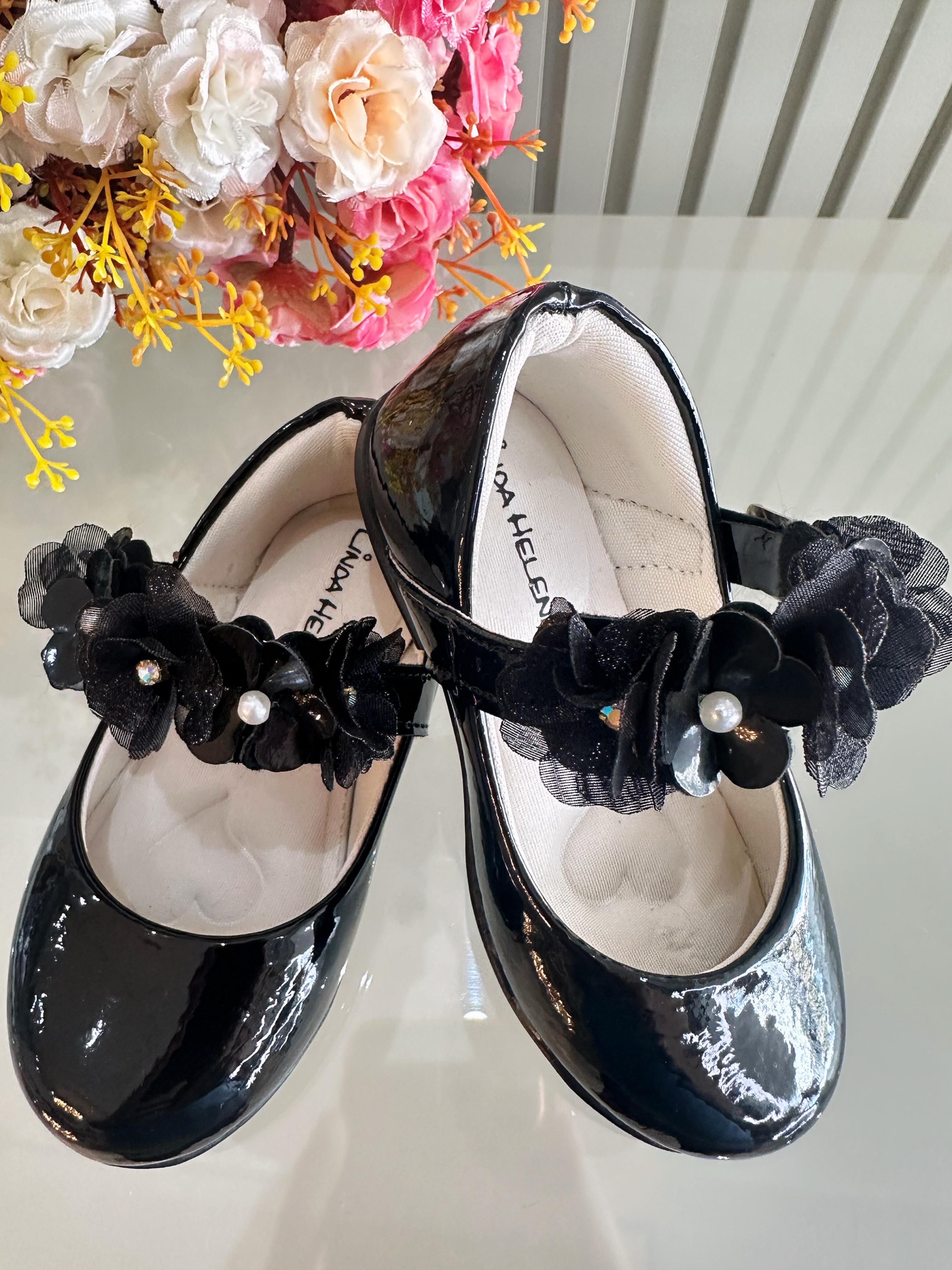 Sapatinho Infantil Preto Verniz Com Aplique de Flores Luxo