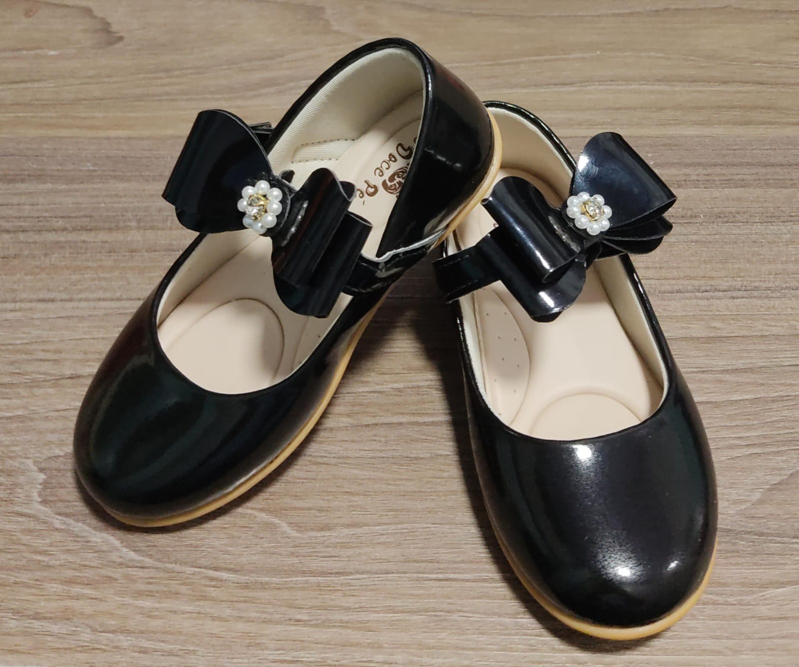 Sapatinho Infantil Preto Verniz com Lacinho e Strass Luxo
